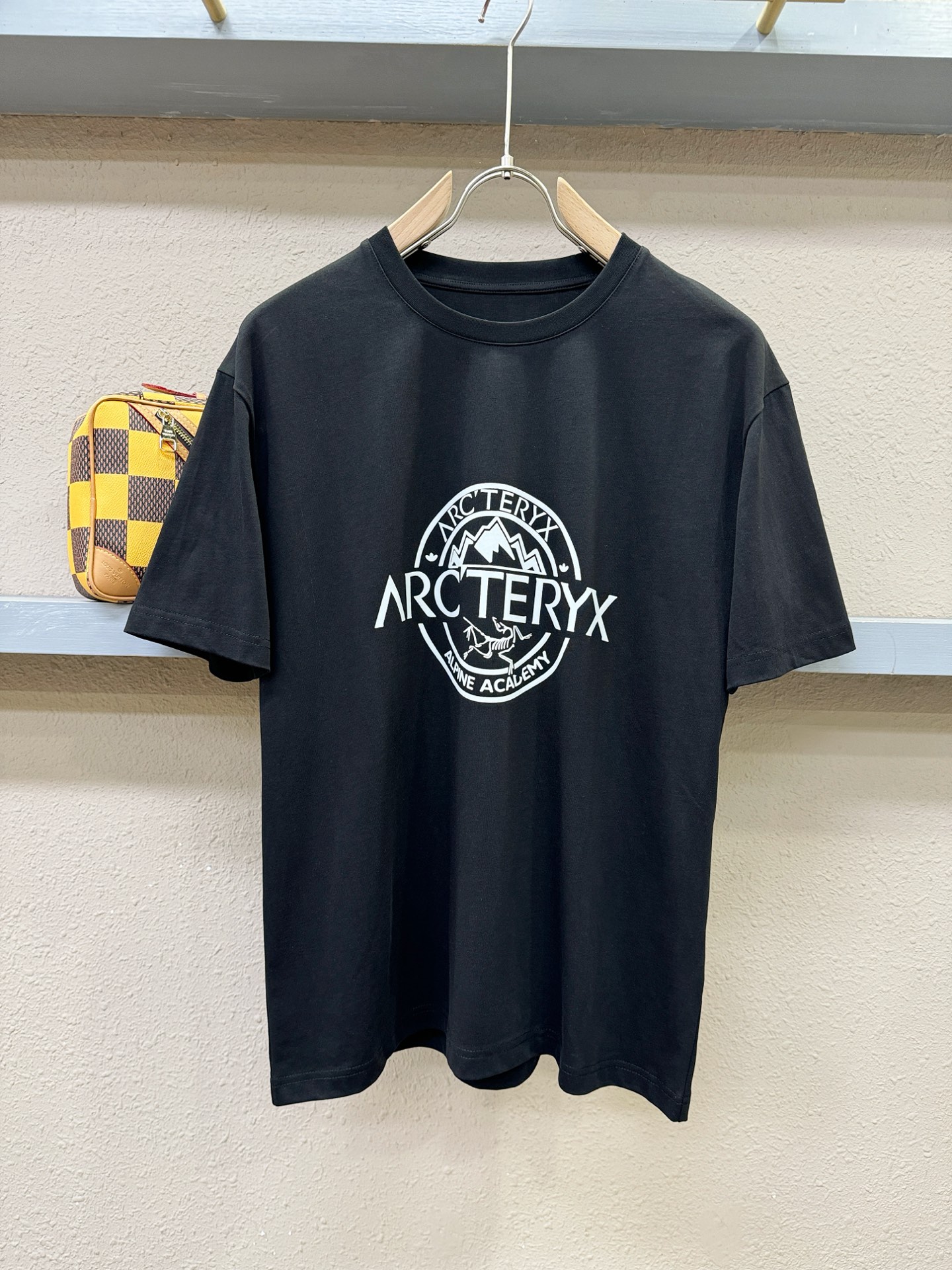 Arcteryx始祖鸟 2026新款短袖T恤！走秀图案时尚休闲短袖T恤衫！设计logo设计！极具设计精选