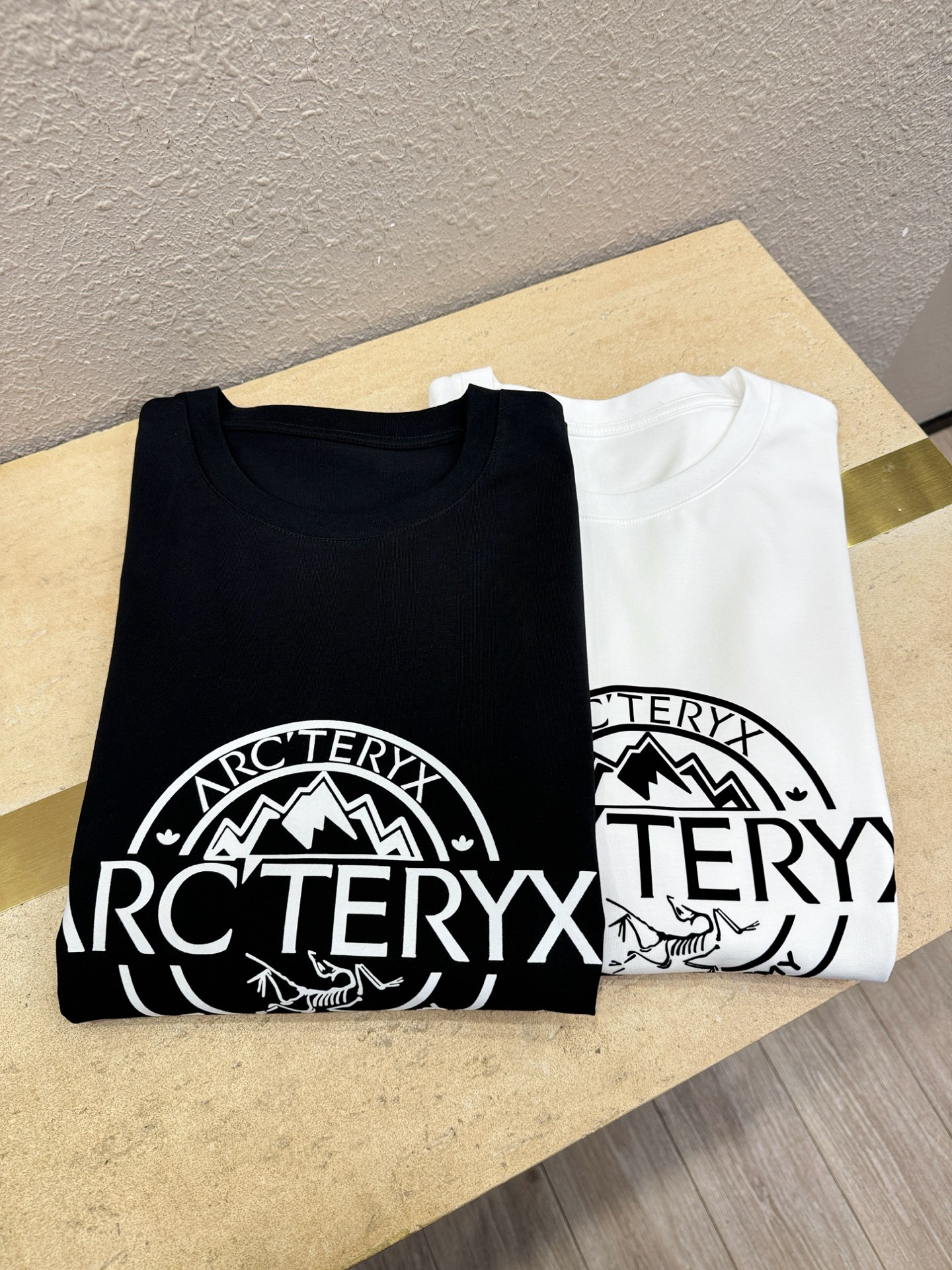 Arcteryx始祖鸟 2026新款短袖T恤！走秀图案时尚休闲短袖T恤衫！设计logo设计！极具设计精选