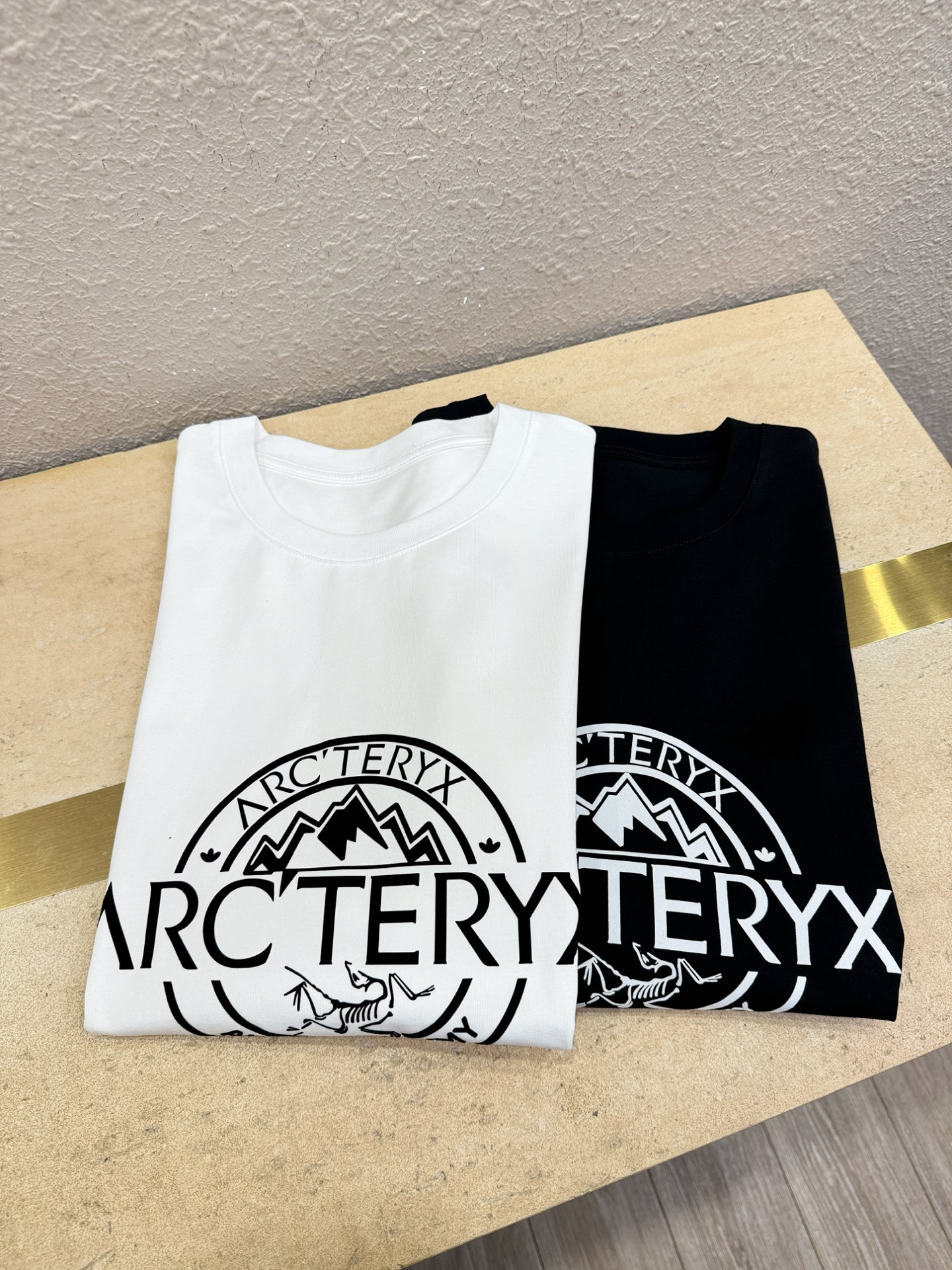 Arcteryx始祖鸟 2026新款短袖T恤！走秀图案时尚休闲短袖T恤衫！设计logo设计！极具设计精选