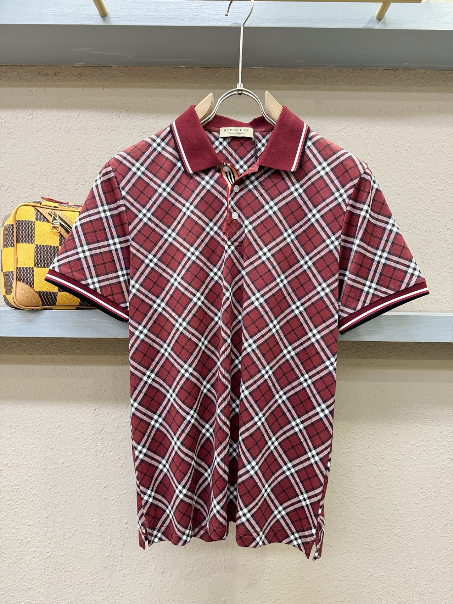 BURBERRY巴宝莉 2026春夏新款首发专柜最新款翻领短袖，100%丝光棉面料，高端订制 设计前卫时