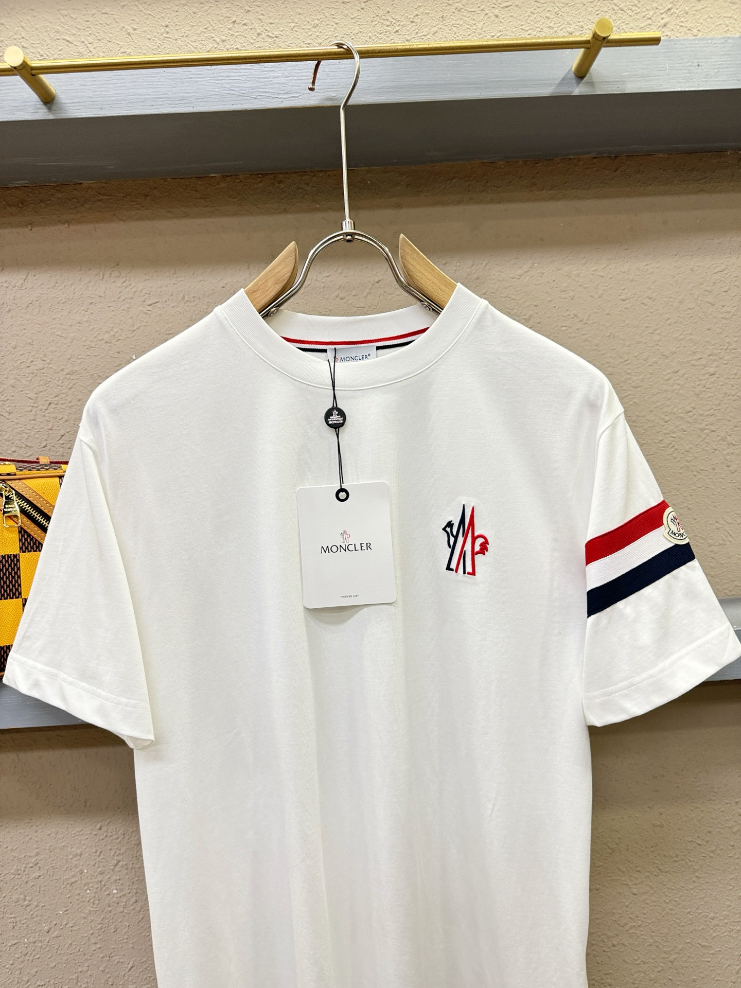 Moncler蒙口 顶级品质 2026新品短袖！原版定制面料，手感柔软。顶级进口私货，时尚设计潮流短袖，