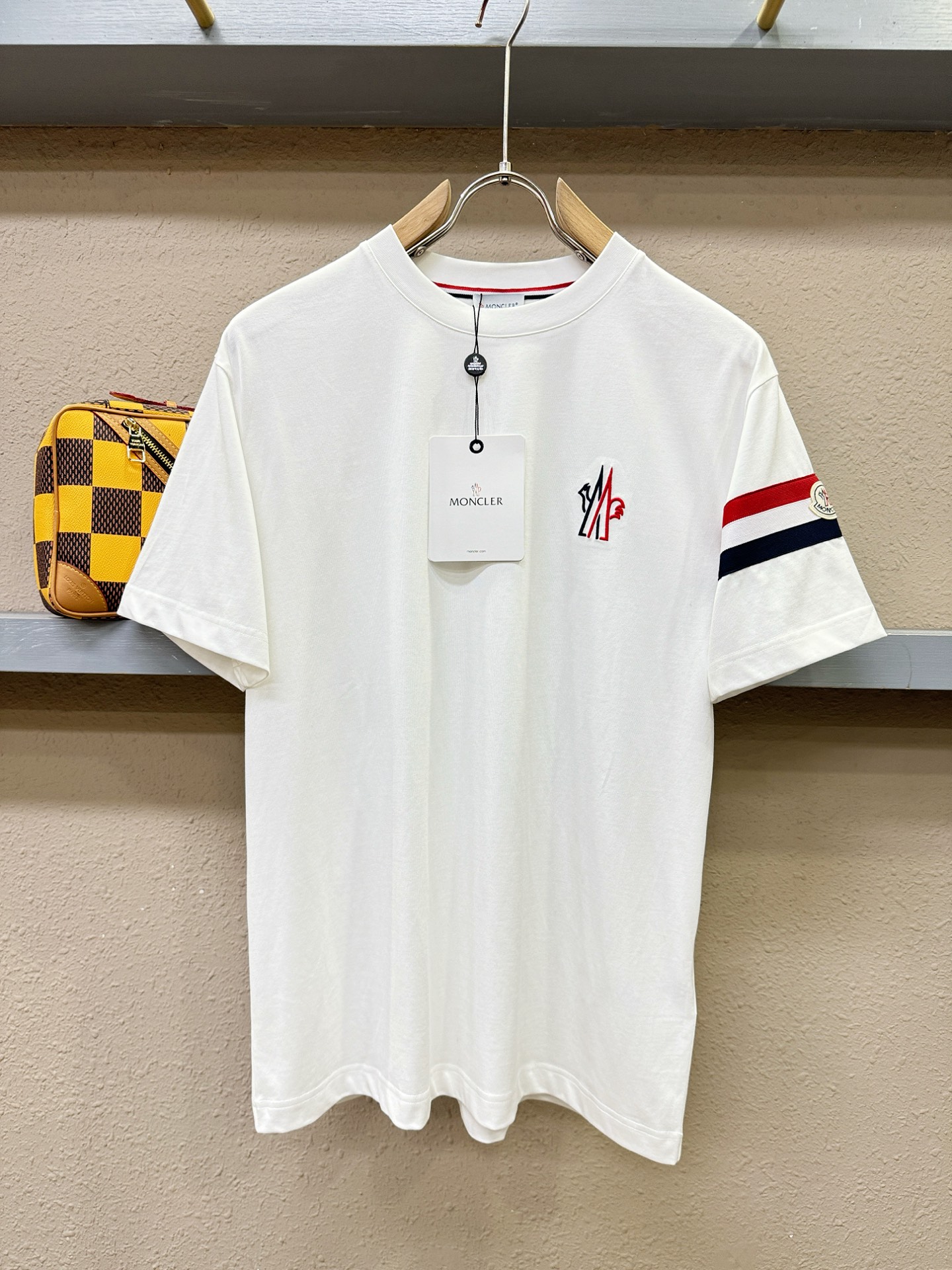 Moncler蒙口 顶级品质 2026新品短袖！原版定制面料，手感柔软。顶级进口私货，时尚设计潮流短袖，