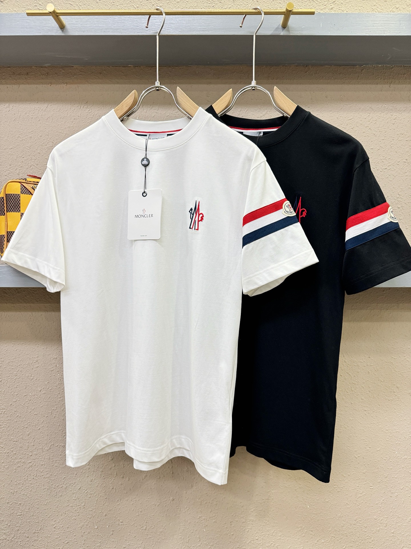 Moncler蒙口 顶级品质 2026新品短袖！原版定制面料，手感柔软。顶级进口私货，时尚设计潮流短袖，