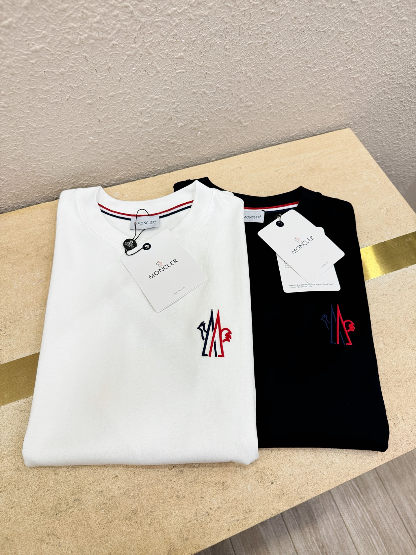 Moncler蒙口 顶级品质 2026新品短袖！原版定制面料，手感柔软。顶级进口私货，时尚设计潮流短袖，