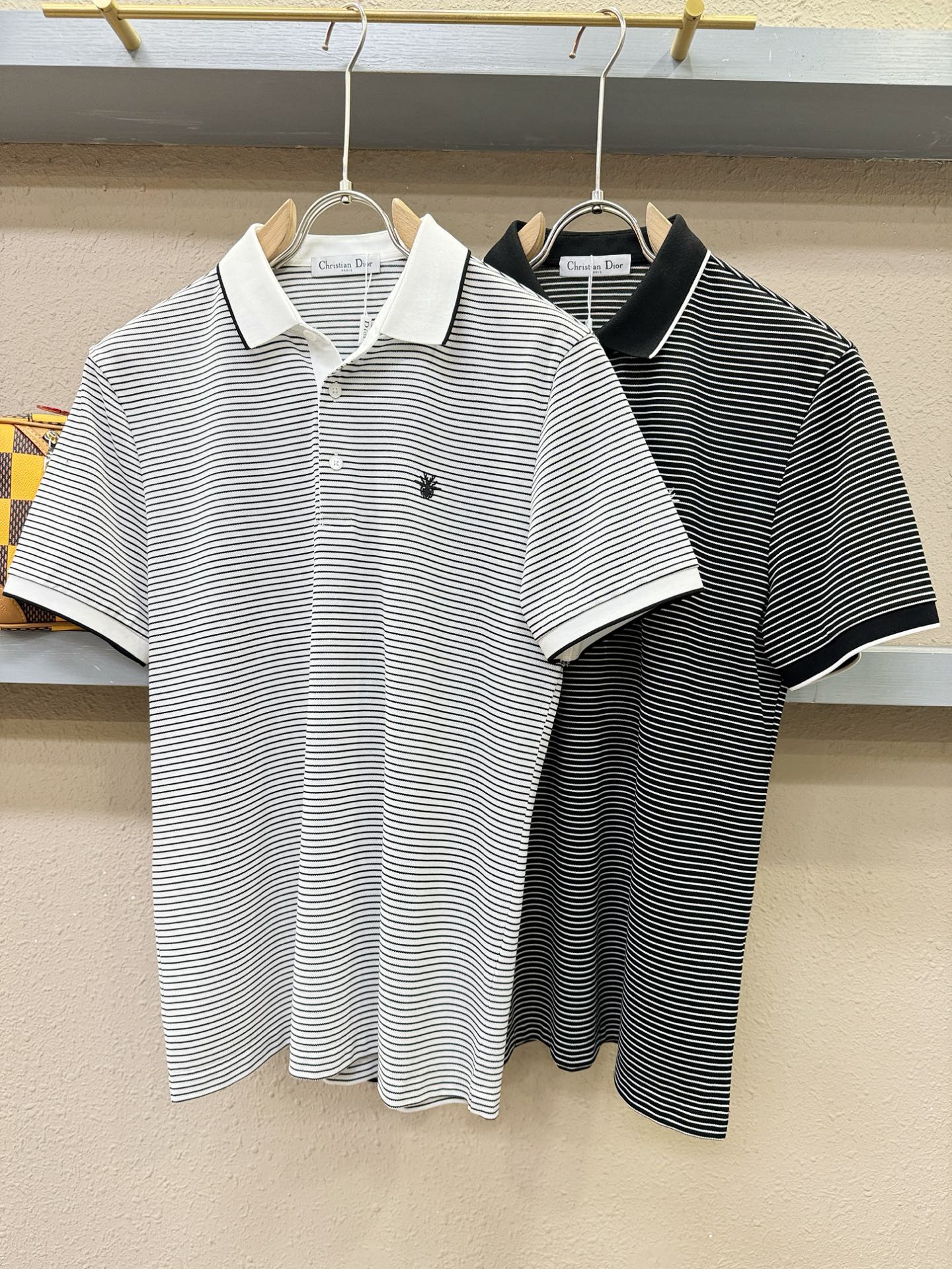 Dior迪奥 2026春夏新款首发专柜最新款翻领短袖，100%丝光棉面料，高端订制 设计前卫时尚！品牌l