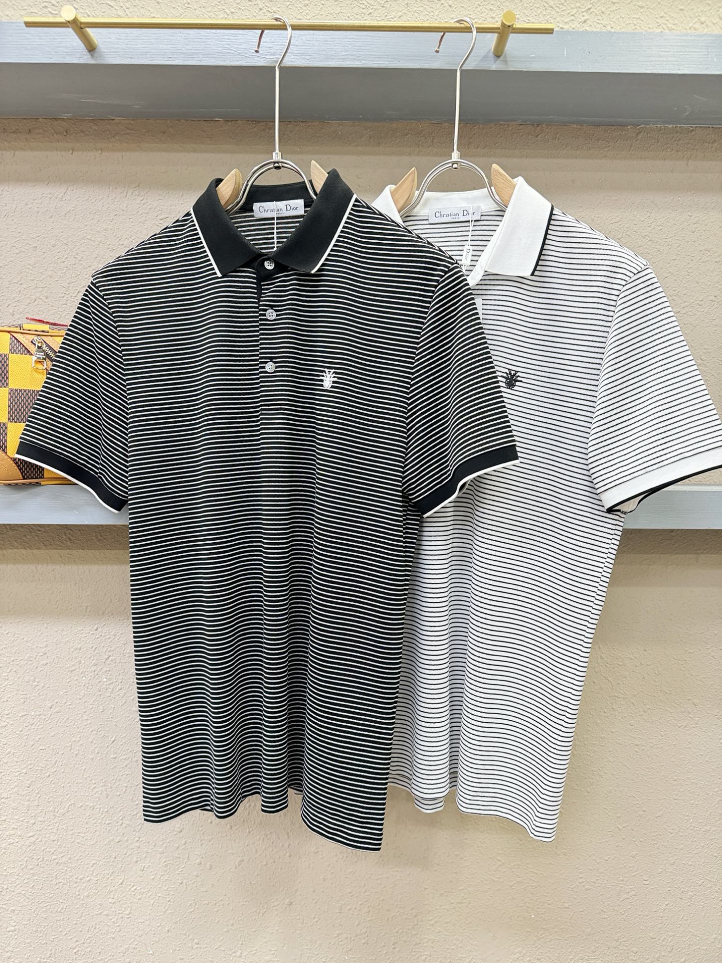 Dior迪奥 2026春夏新款首发专柜最新款翻领短袖，100%丝光棉面料，高端订制 设计前卫时尚！品牌l