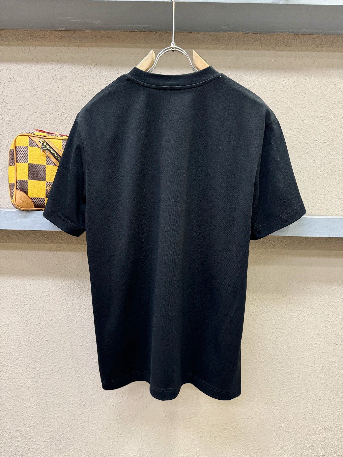 BURBERRY巴宝莉 顶级品质 2026新品短袖！原版定制面料，手感柔软。顶级进口私货，时尚设计潮流短