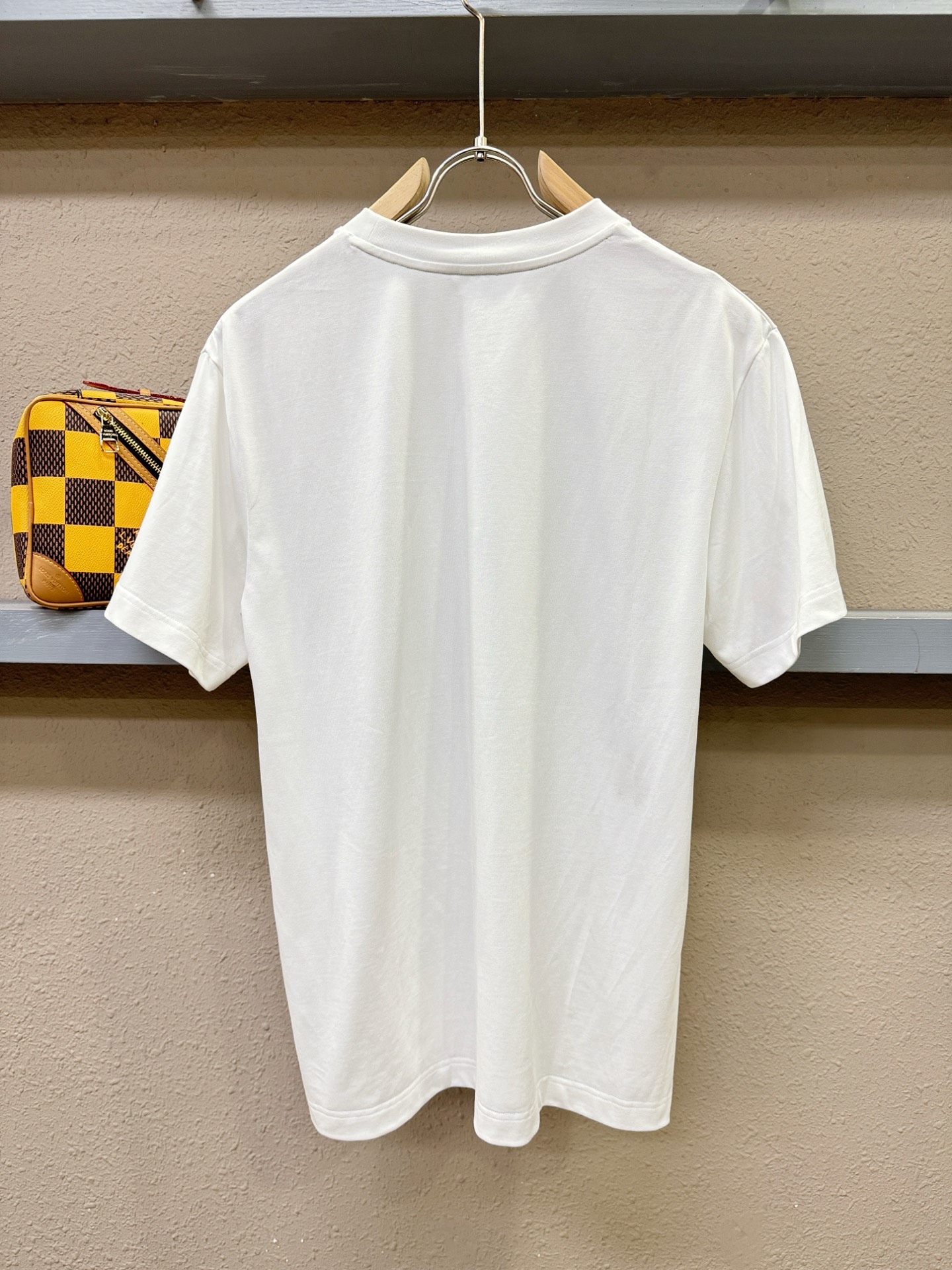 BURBERRY巴宝莉 顶级品质 2026新品短袖！原版定制面料，手感柔软。顶级进口私货，时尚设计潮流短