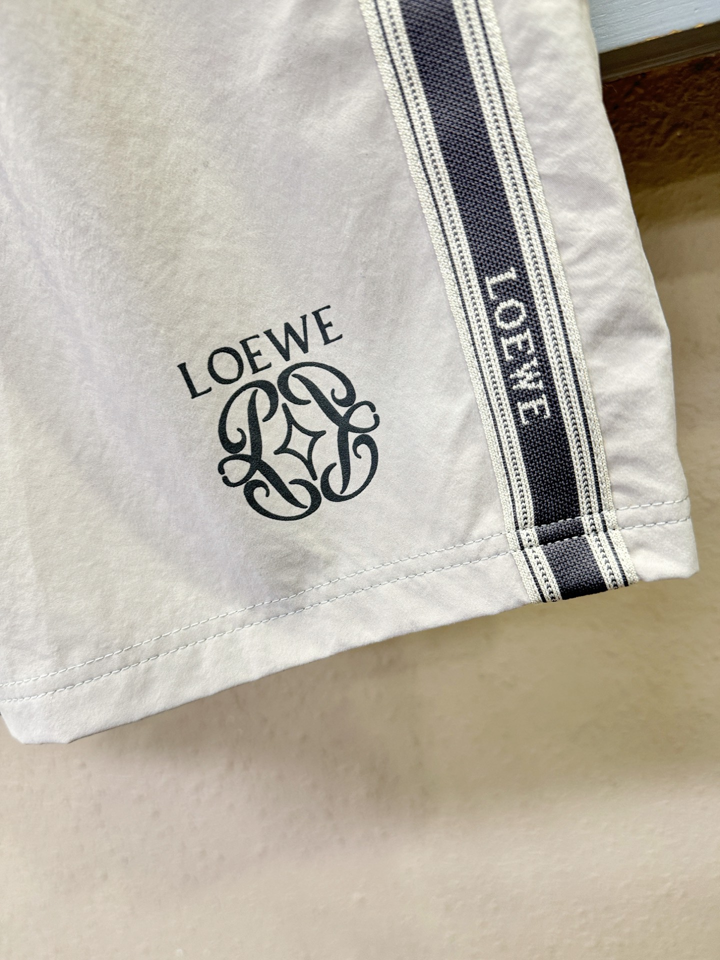 LOEWE罗意威，爆款短裤2026ss新款男士休闲短裤，高端版本！专柜定制面料 透气舒适度高，细节无可挑