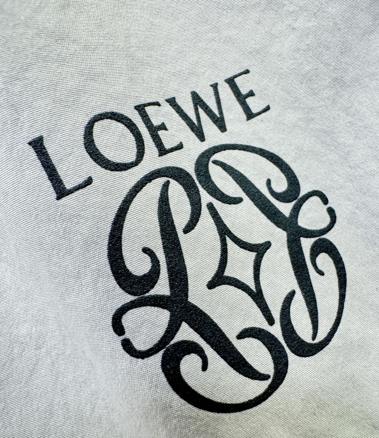 LOEWE罗意威，爆款短裤2026ss新款男士休闲短裤，高端版本！专柜定制面料 透气舒适度高，细节无可挑