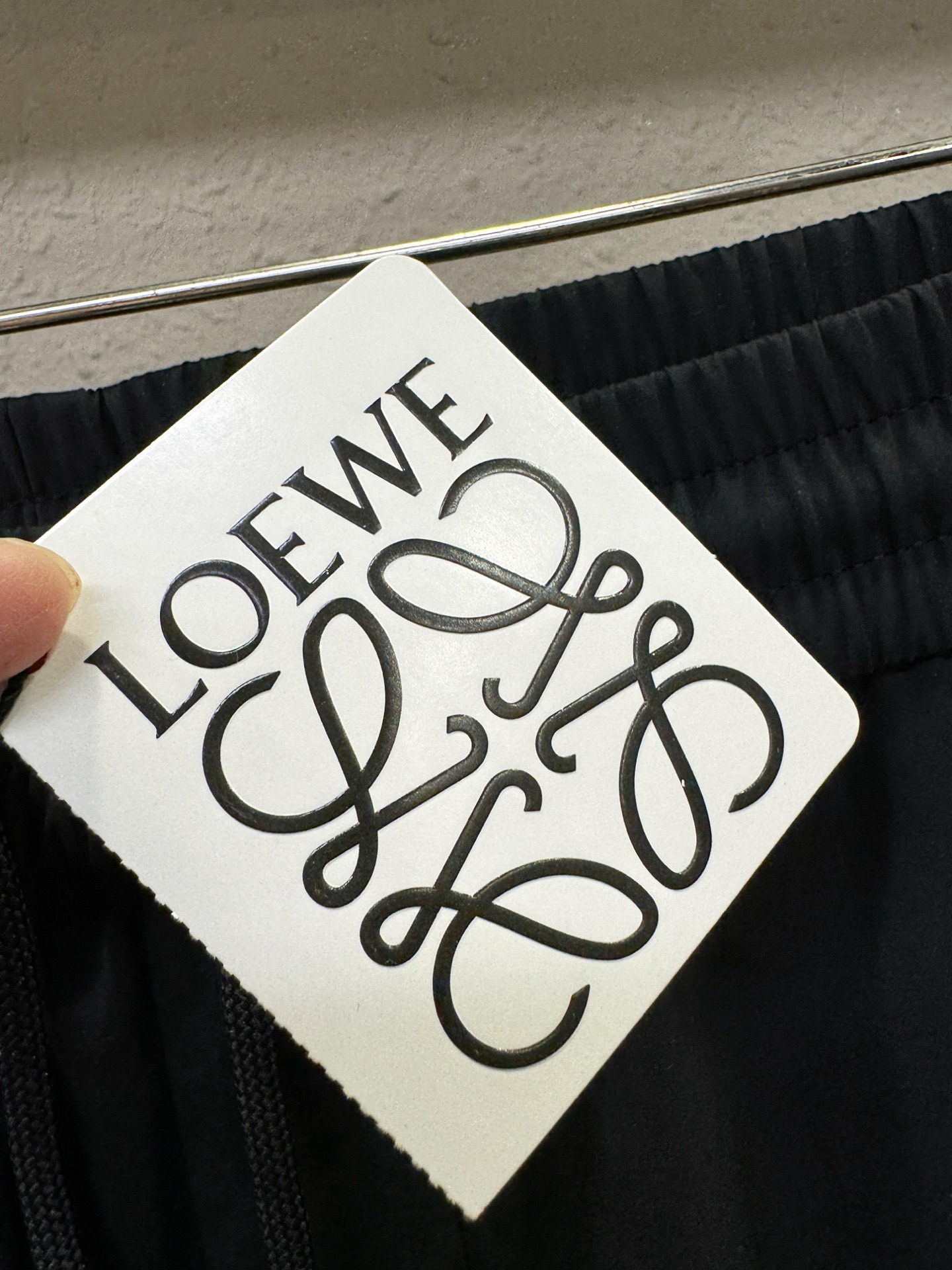 LOEWE罗意威，爆款短裤2026ss新款男士休闲短裤，高端版本！专柜定制面料 透气舒适度高，细节无可挑