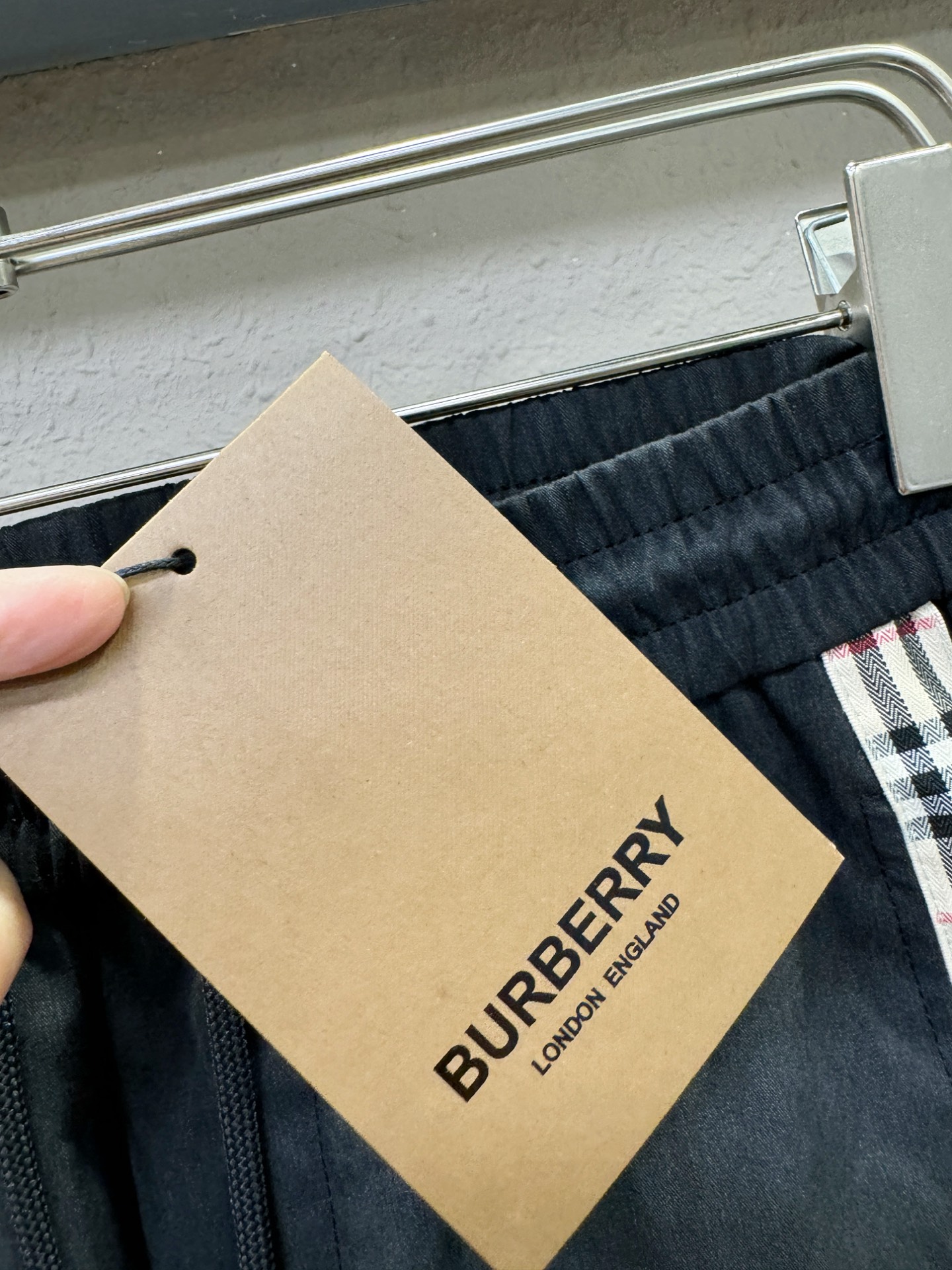 BURBERRY巴宝莉，爆款短裤2026ss新款男士休闲短裤，高端版本！专柜定制面料 透气舒适度高，细节