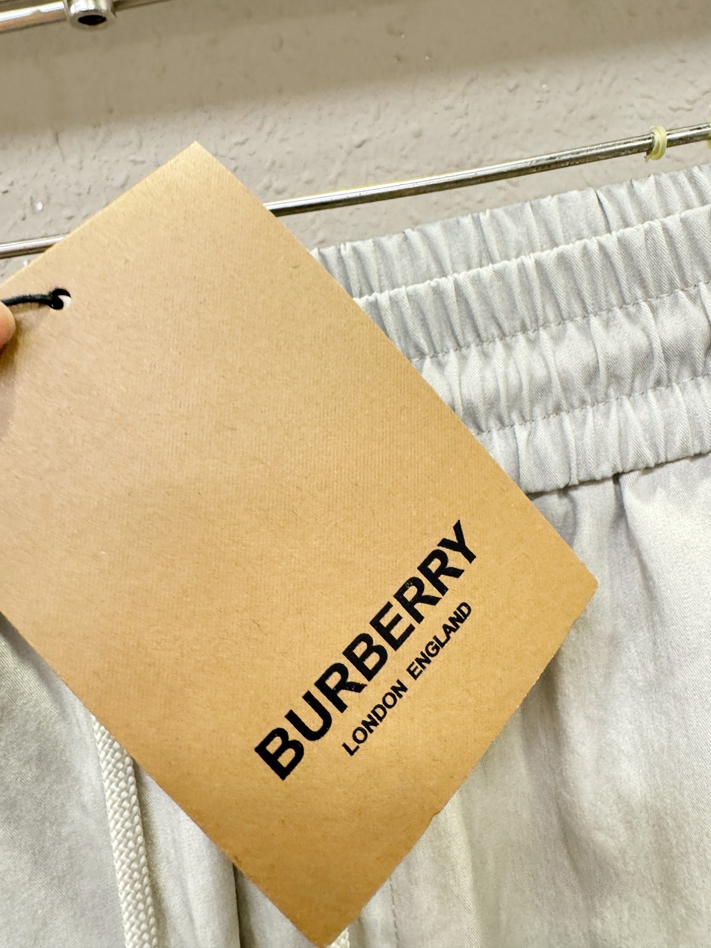 BURBERRY巴宝莉，爆款短裤2026ss新款男士休闲短裤，高端版本！专柜定制面料 透气舒适度高，细节