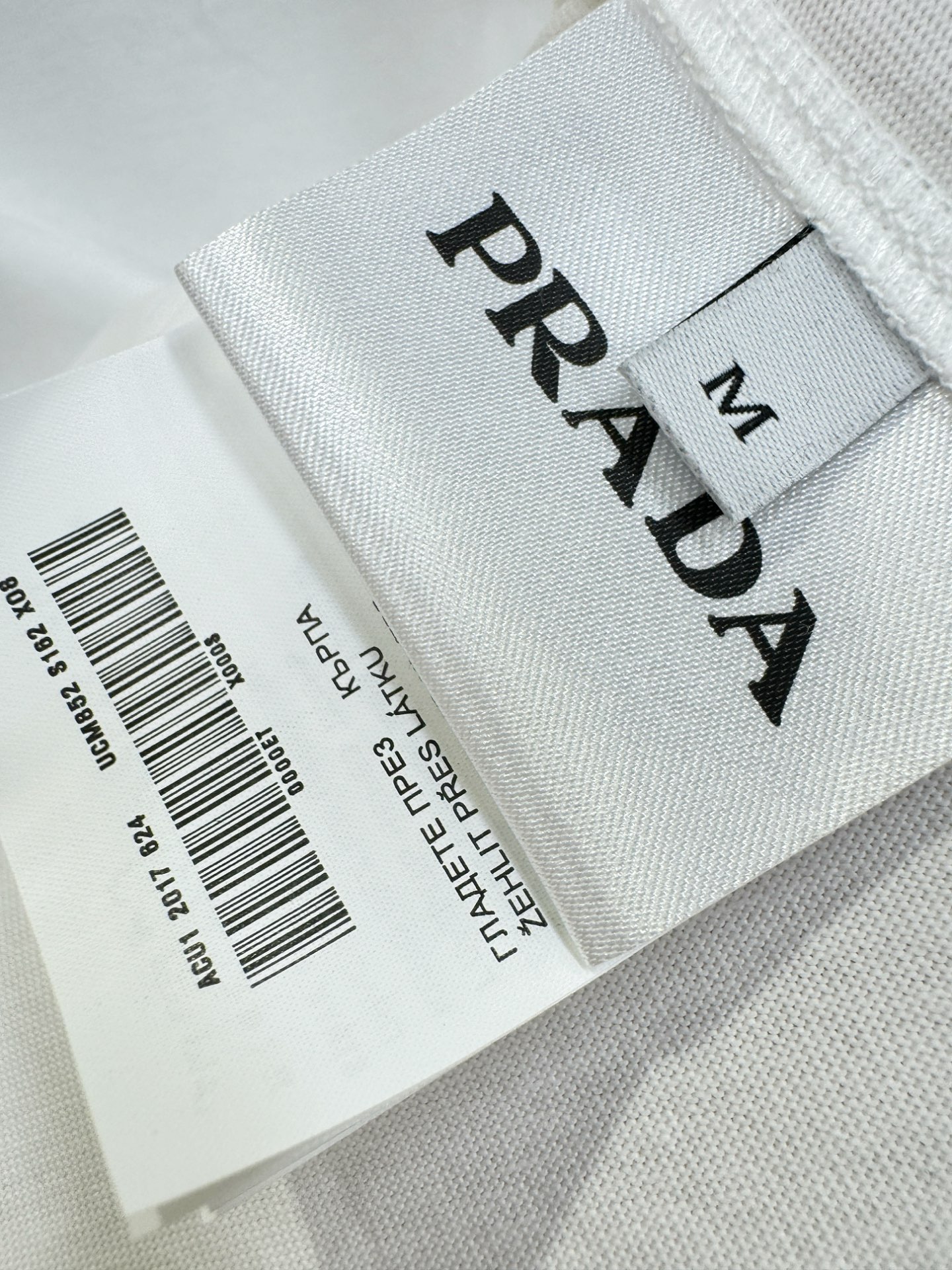 PRADA 普拉达 顶级品质 2026新品短袖！原版定制面料，手感柔软。顶级进口私货，时尚设计潮流短袖，