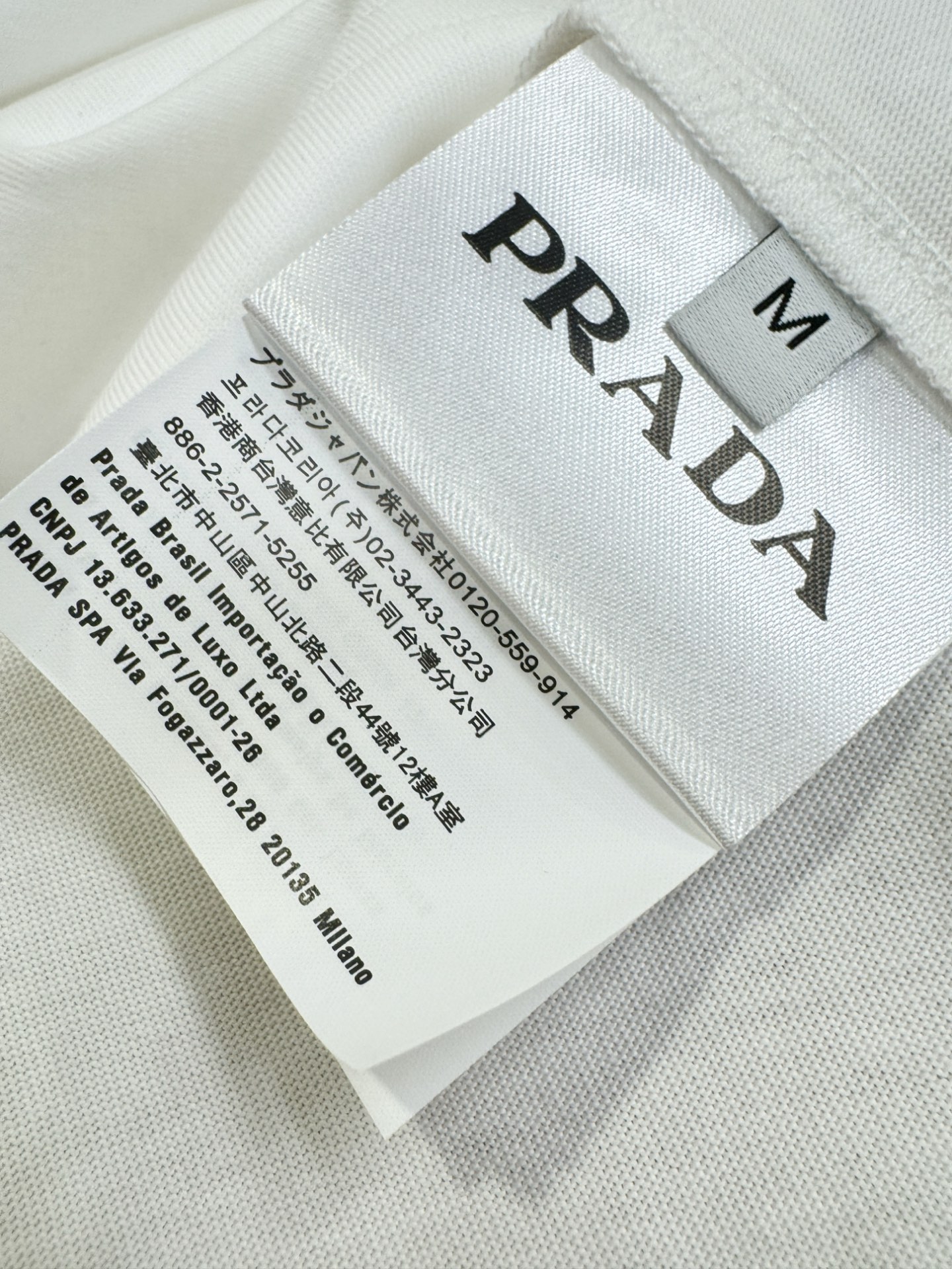 PRADA 普拉达 顶级品质 2026新品短袖！原版定制面料，手感柔软。顶级进口私货，时尚设计潮流短袖，