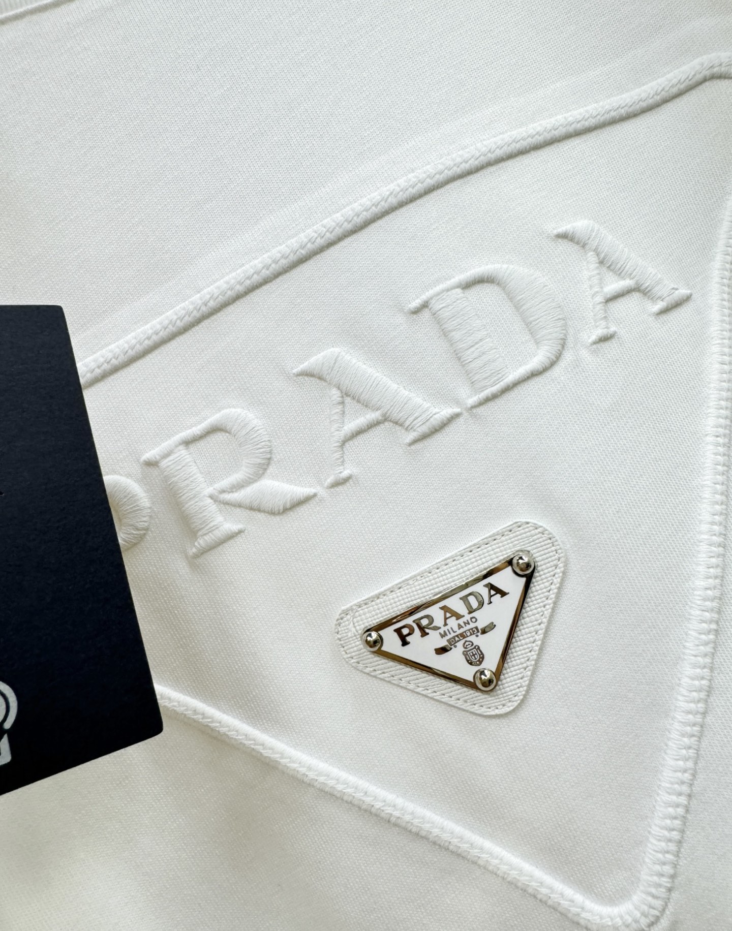 PRADA 普拉达 顶级品质 2026新品短袖！原版定制面料，手感柔软。顶级进口私货，时尚设计潮流短袖，