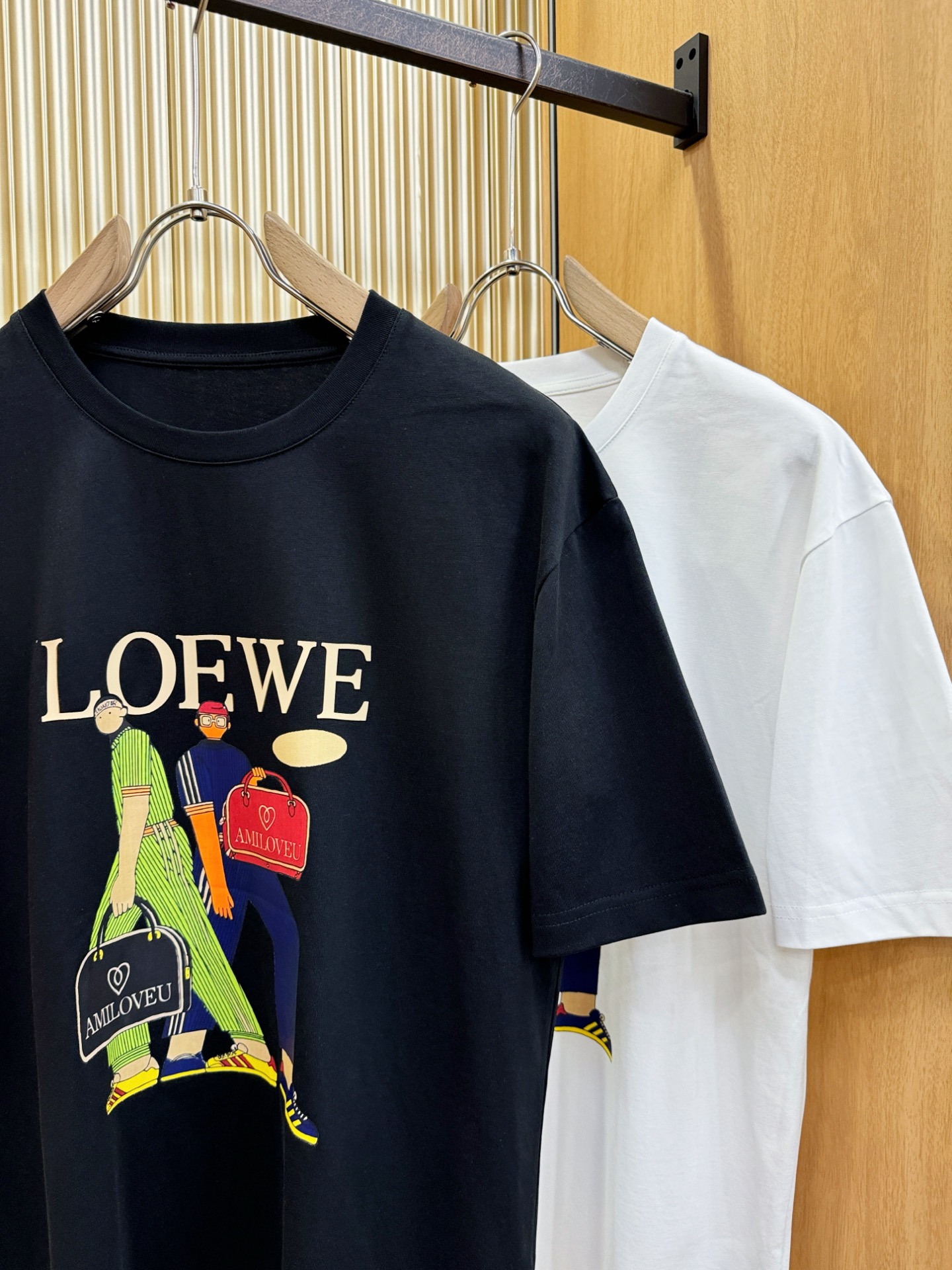 LOEWE罗意威 2026新款短袖T恤！走秀图案时尚休闲短袖T恤衫！设计logo设计！极具设计精选客供面