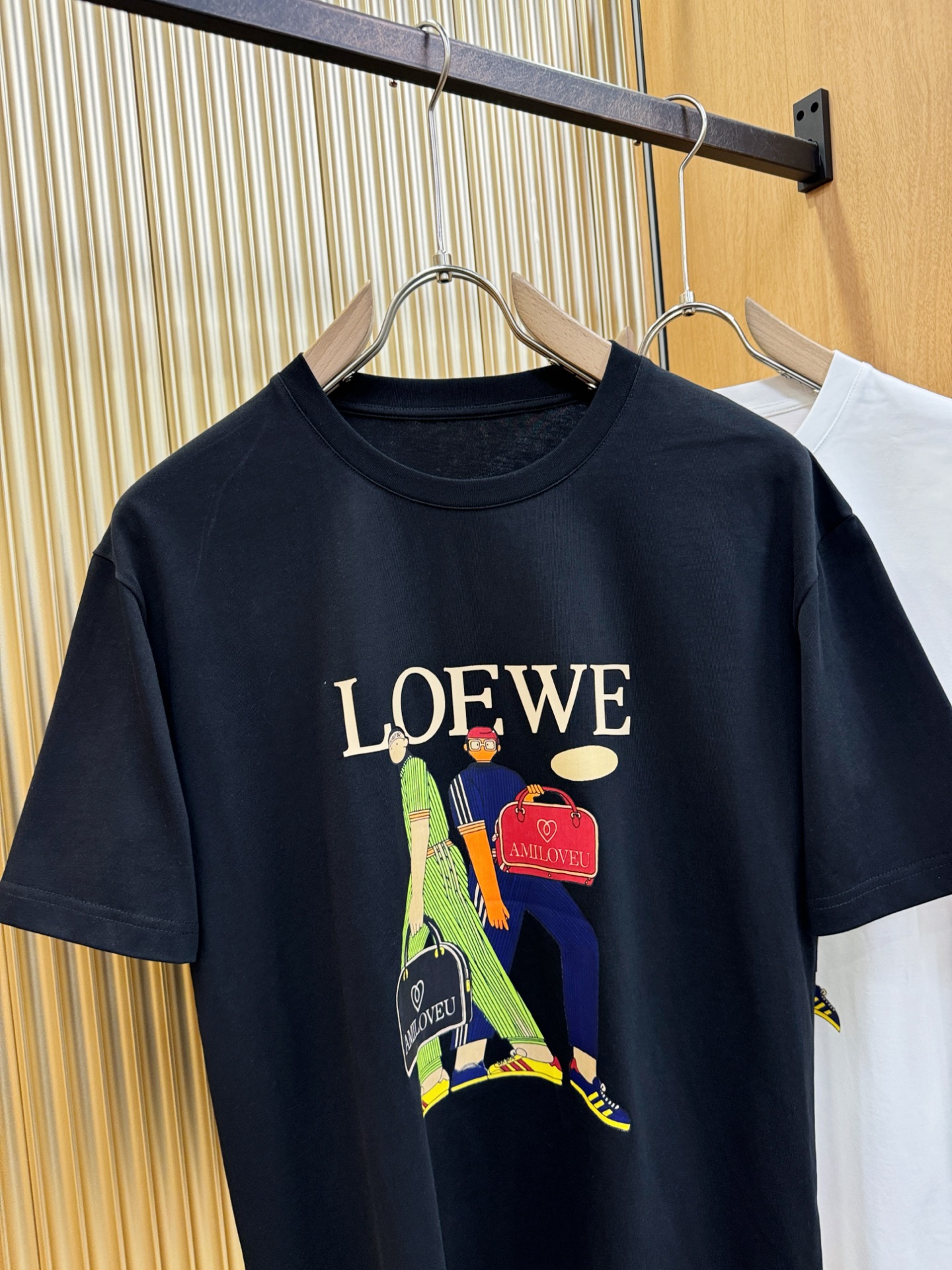 LOEWE罗意威 2026新款短袖T恤！走秀图案时尚休闲短袖T恤衫！设计logo设计！极具设计精选客供面