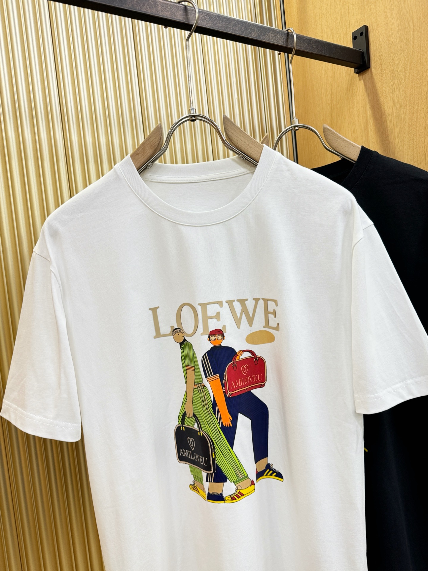 LOEWE罗意威 2026新款短袖T恤！走秀图案时尚休闲短袖T恤衫！设计logo设计！极具设计精选客供面