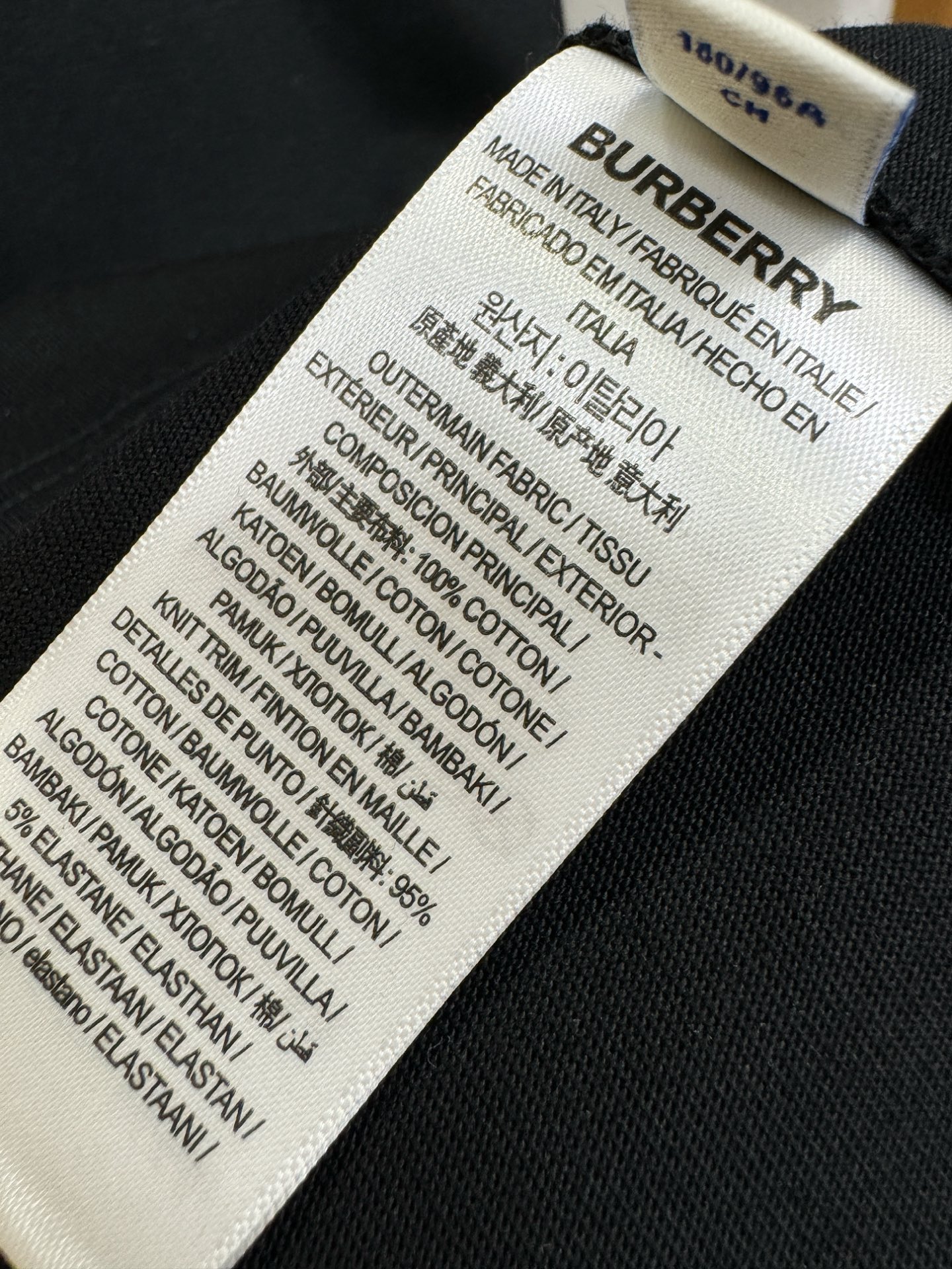 BURBERRY巴宝莉 顶级品质 2026新品短袖！原版定制面料，手感柔软。顶级进口私货，时尚设计潮流短