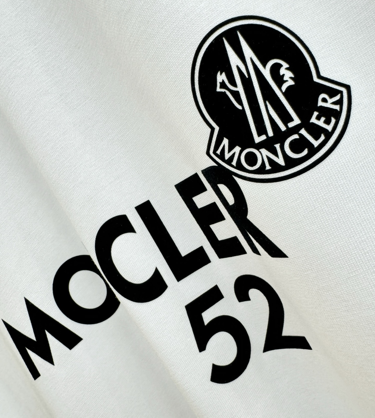 Moncler蒙口 2026新款短袖T恤！走秀图案时尚休闲短袖T恤衫！设计logo设计！极具设计精选客供