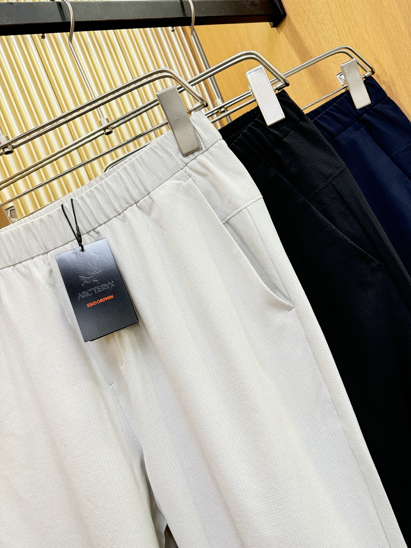ARC‘TERYX/始祖鸟 新品休闲裤，选用欧洲进口面料，柔软舒适有质感，原版五金配件，非常炫酷，细节处