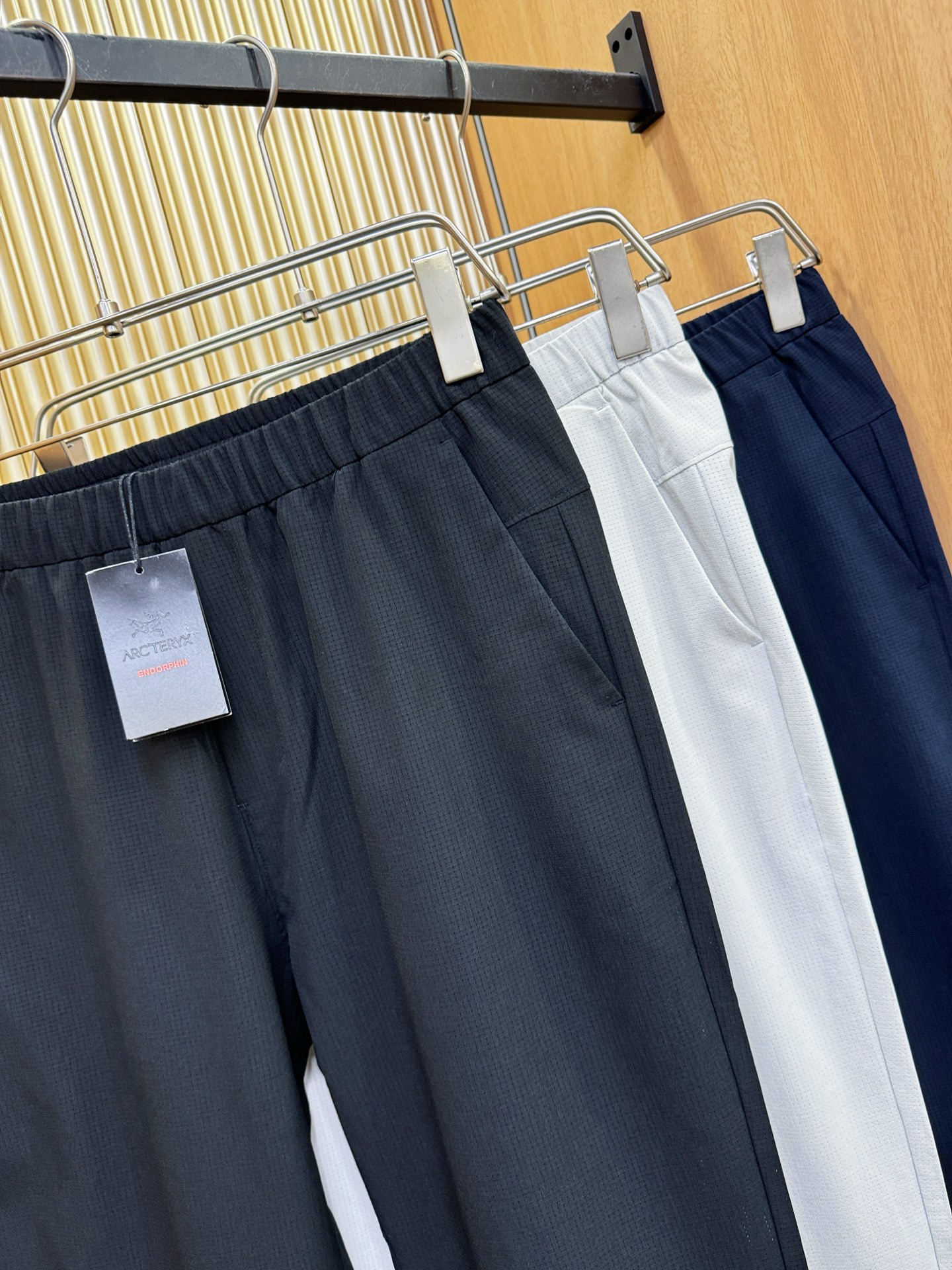 ARC‘TERYX/始祖鸟 新品休闲裤，选用欧洲进口面料，柔软舒适有质感，原版五金配件，非常炫酷，细节处