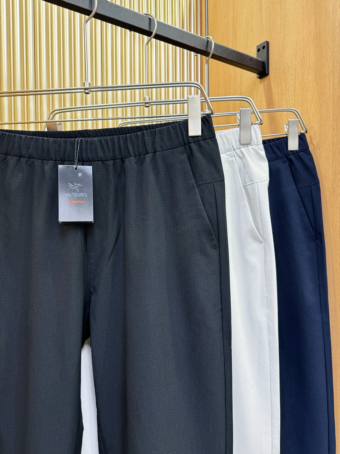 ARC‘TERYX/始祖鸟 新品休闲裤，选用欧洲进口面料，柔软舒适有质感，原版五金配件，非常炫酷，细节处