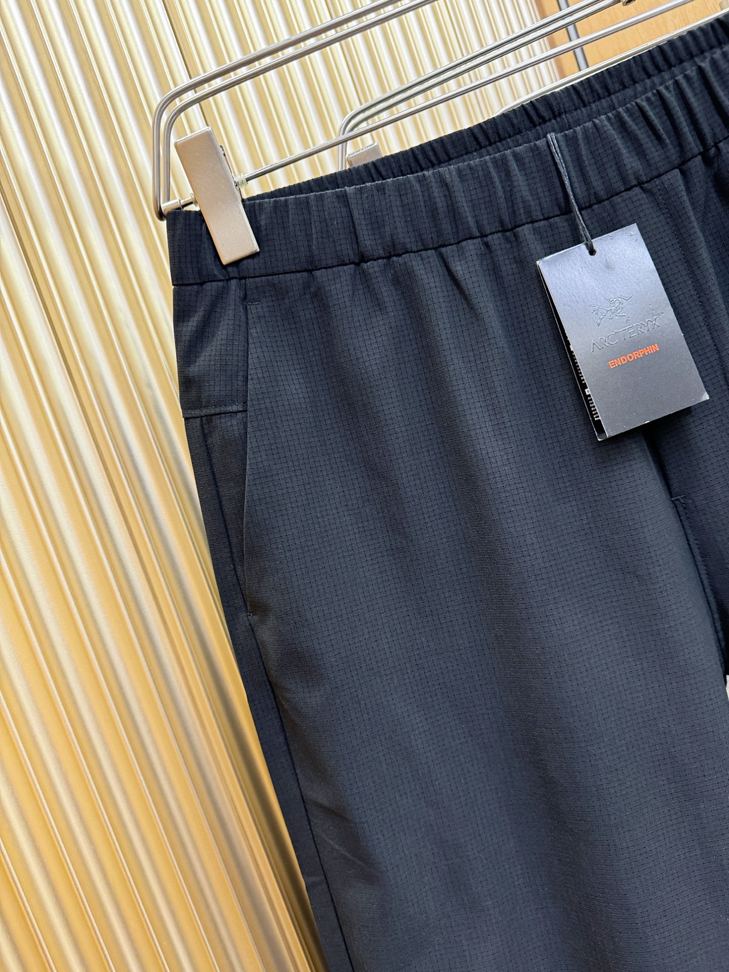 ARC‘TERYX/始祖鸟 新品休闲裤，选用欧洲进口面料，柔软舒适有质感，原版五金配件，非常炫酷，细节处