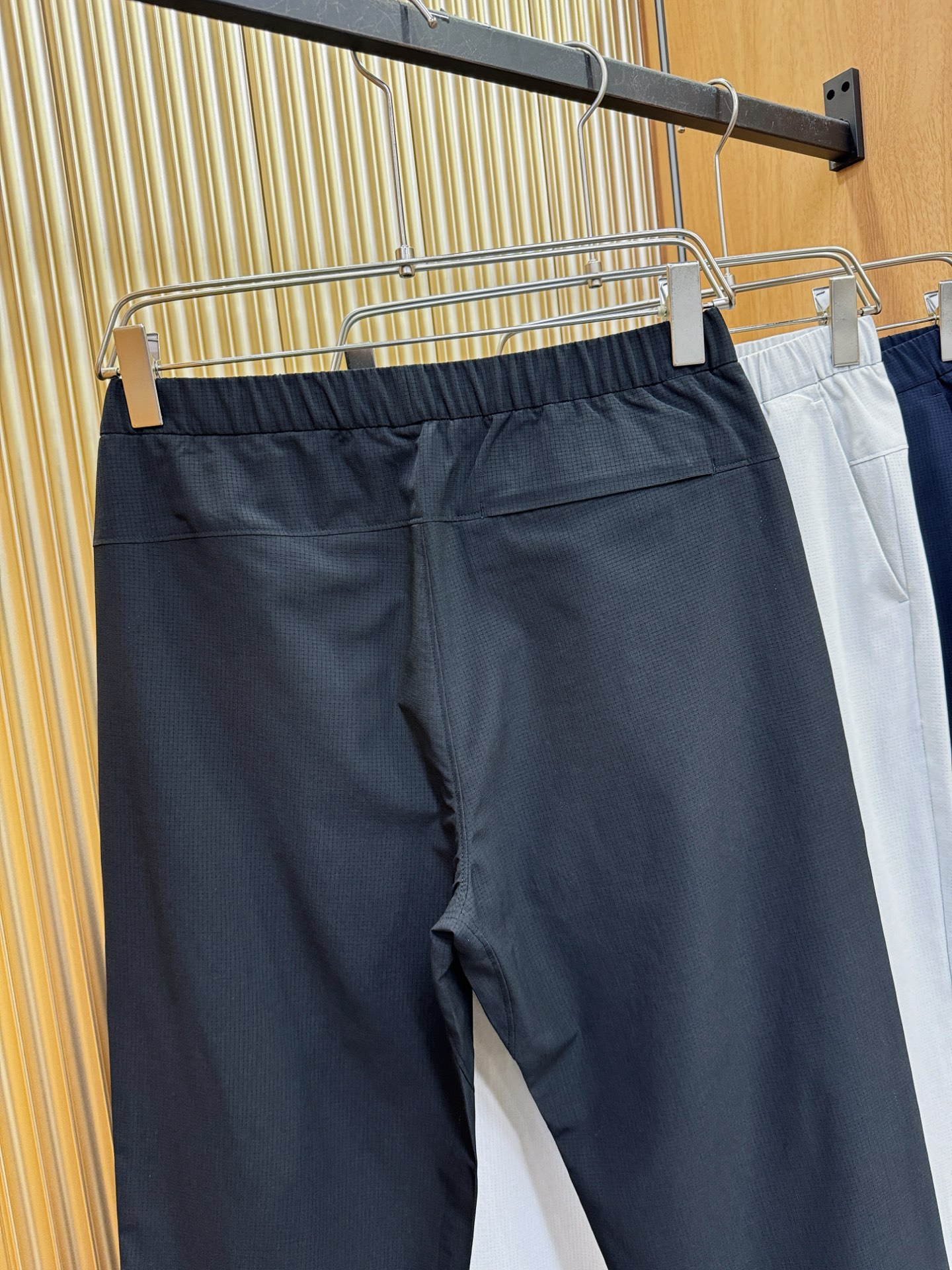 ARC‘TERYX/始祖鸟 新品休闲裤，选用欧洲进口面料，柔软舒适有质感，原版五金配件，非常炫酷，细节处
