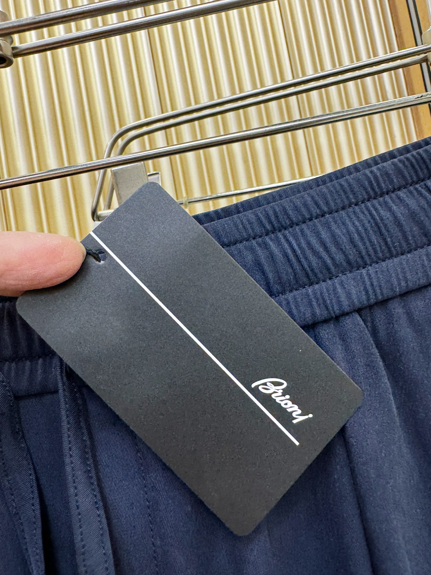 Brioni 布里奥尼 超火爆休闲裤，铜氨丝面料，柔软舒适有质感，原版五金配件，非常炫酷👍细节处理精致，