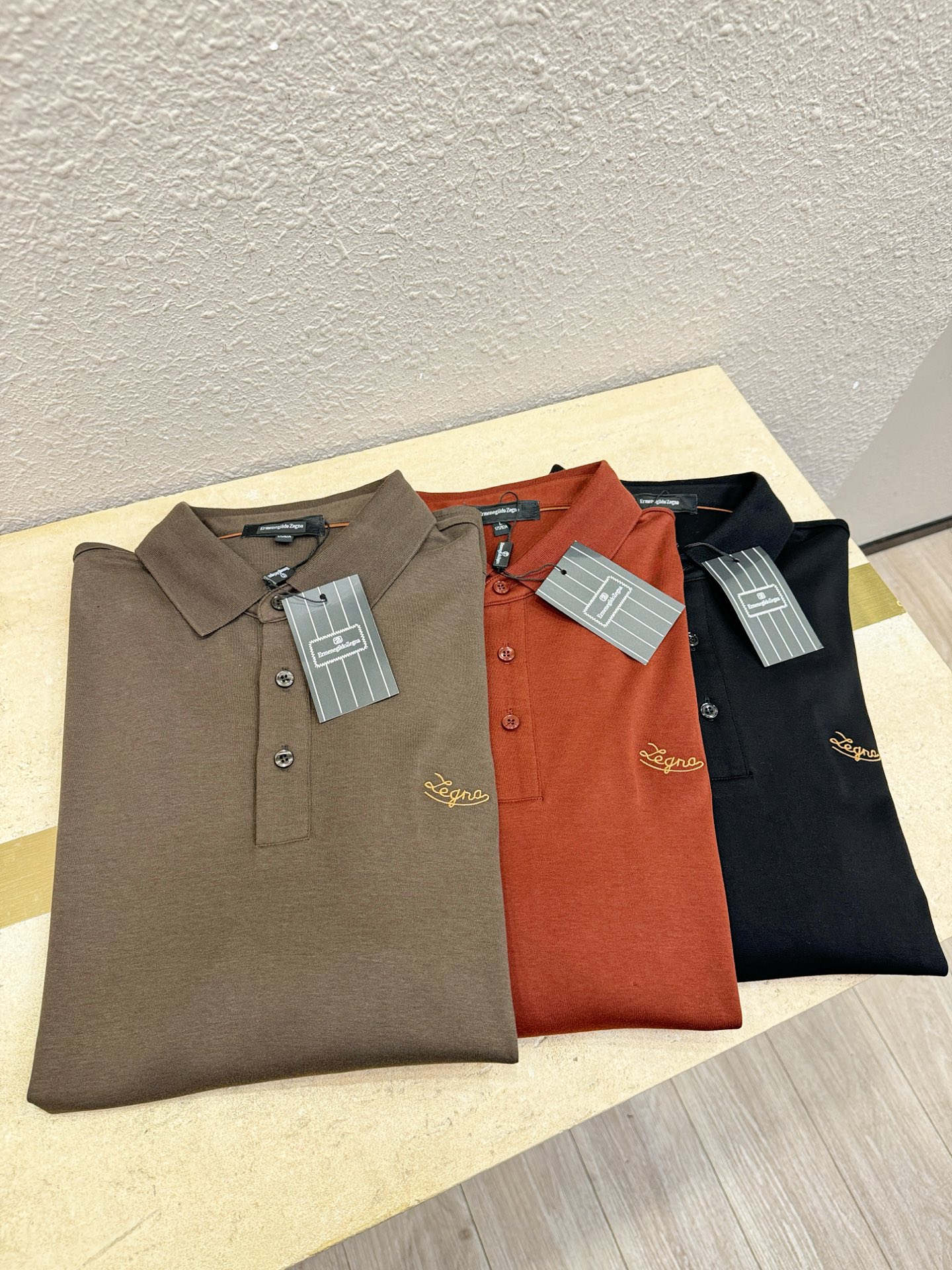 Loro Piana诺悠翩雅 新品 长袖翻领，经典Logo设计，百搭款 官网同步发售 定制面料，柔软细腻