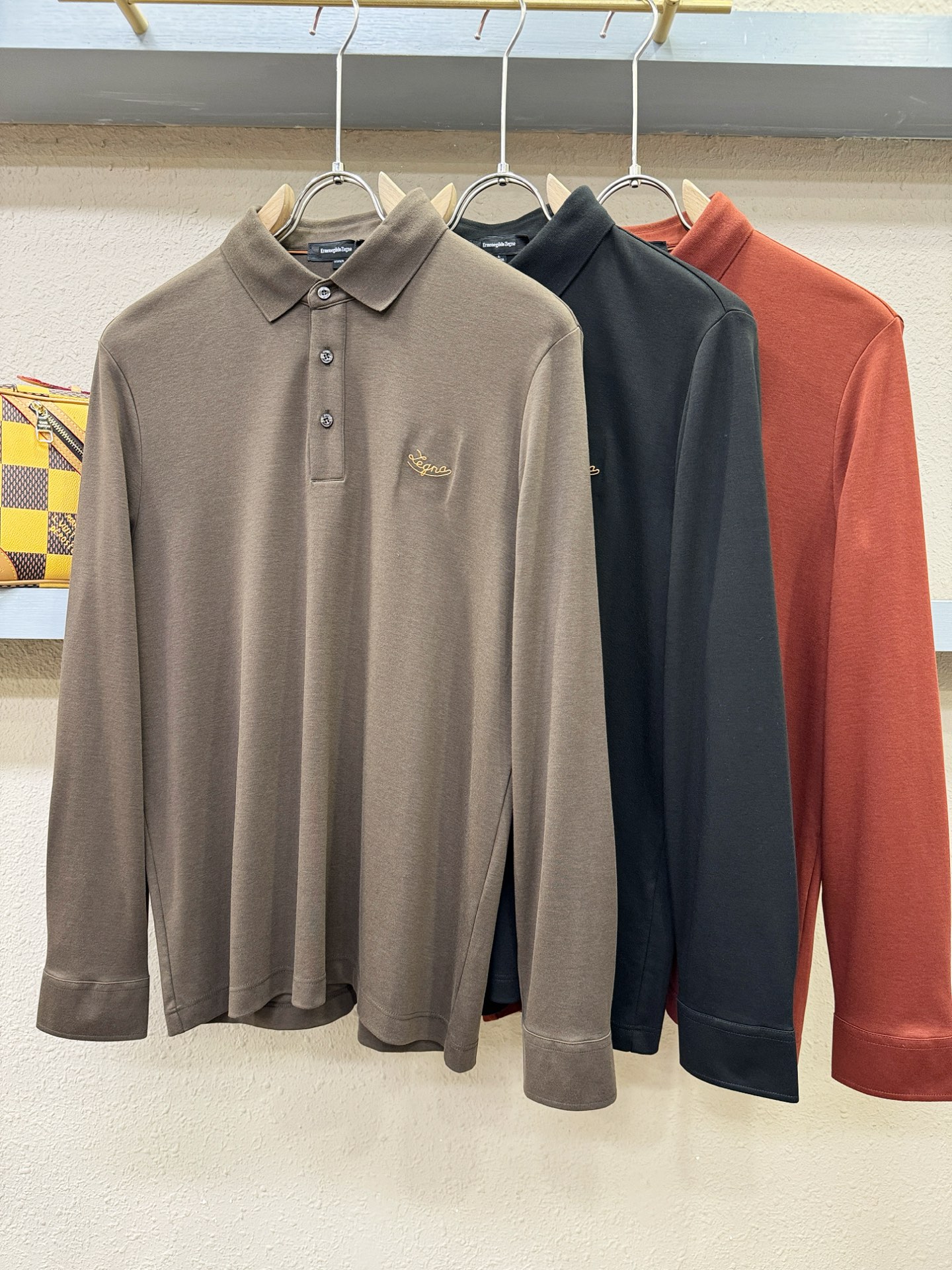 Loro Piana诺悠翩雅 新品 长袖翻领，经典Logo设计，百搭款 官网同步发售 定制面料，柔软细腻