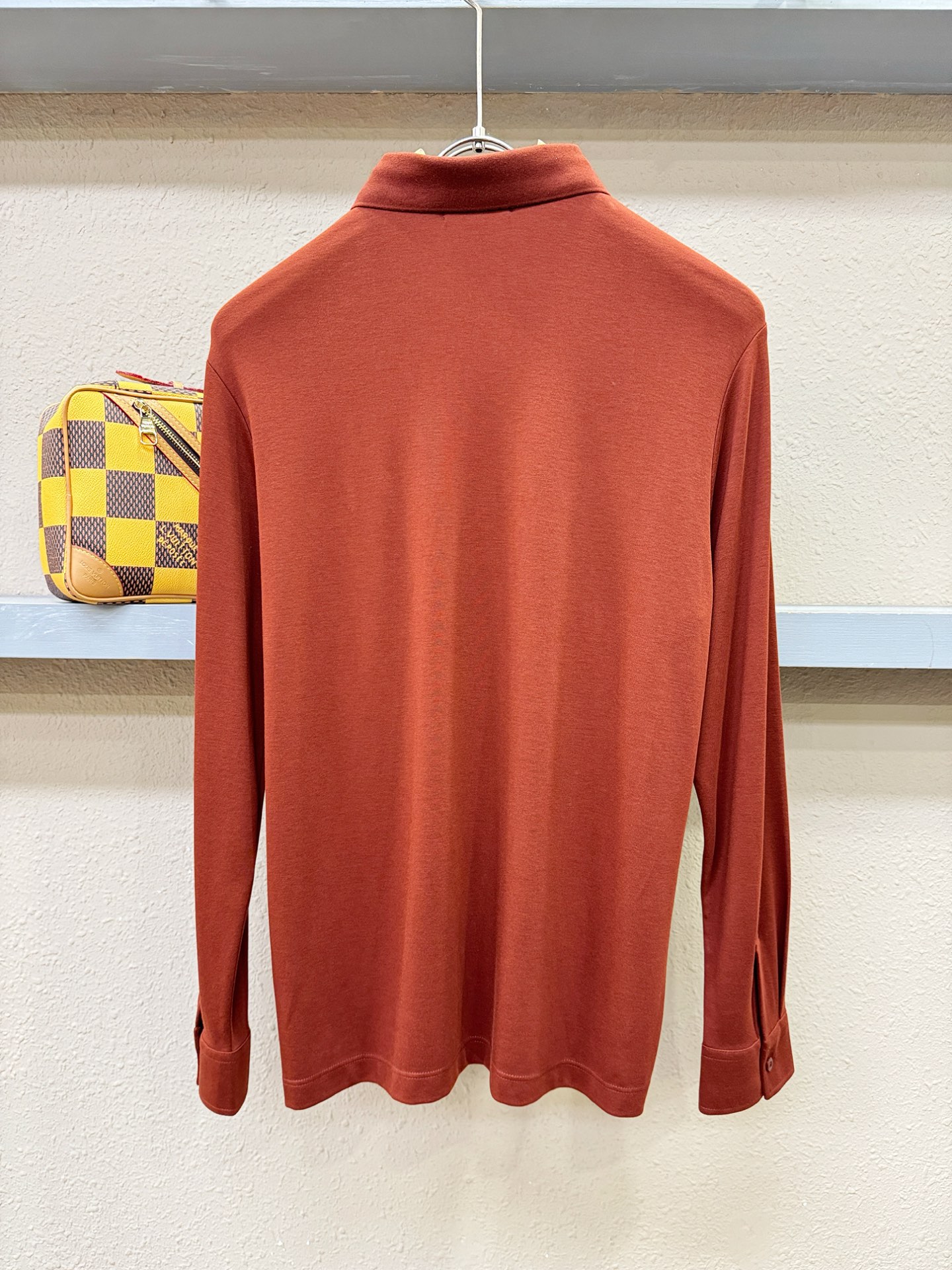 Loro Piana诺悠翩雅 新品 长袖翻领，经典Logo设计，百搭款 官网同步发售 定制面料，柔软细腻