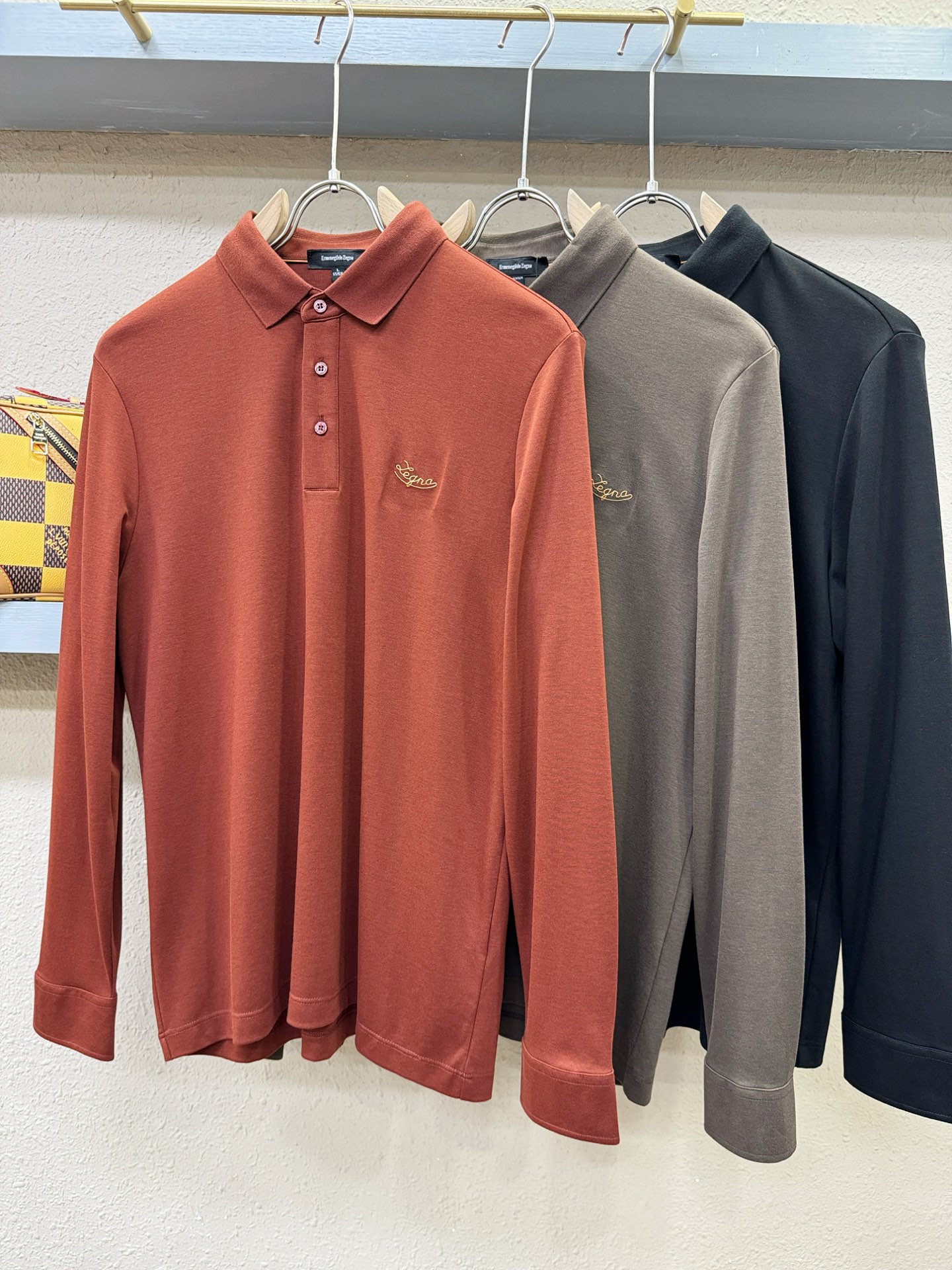 Loro Piana诺悠翩雅 新品 长袖翻领，经典Logo设计，百搭款 官网同步发售 定制面料，柔软细腻