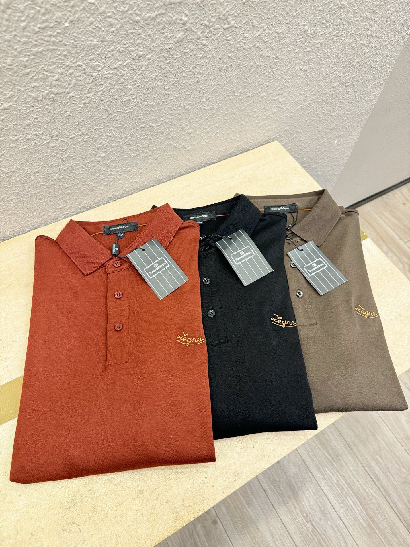 Loro Piana诺悠翩雅 新品 长袖翻领，经典Logo设计，百搭款 官网同步发售 定制面料，柔软细腻