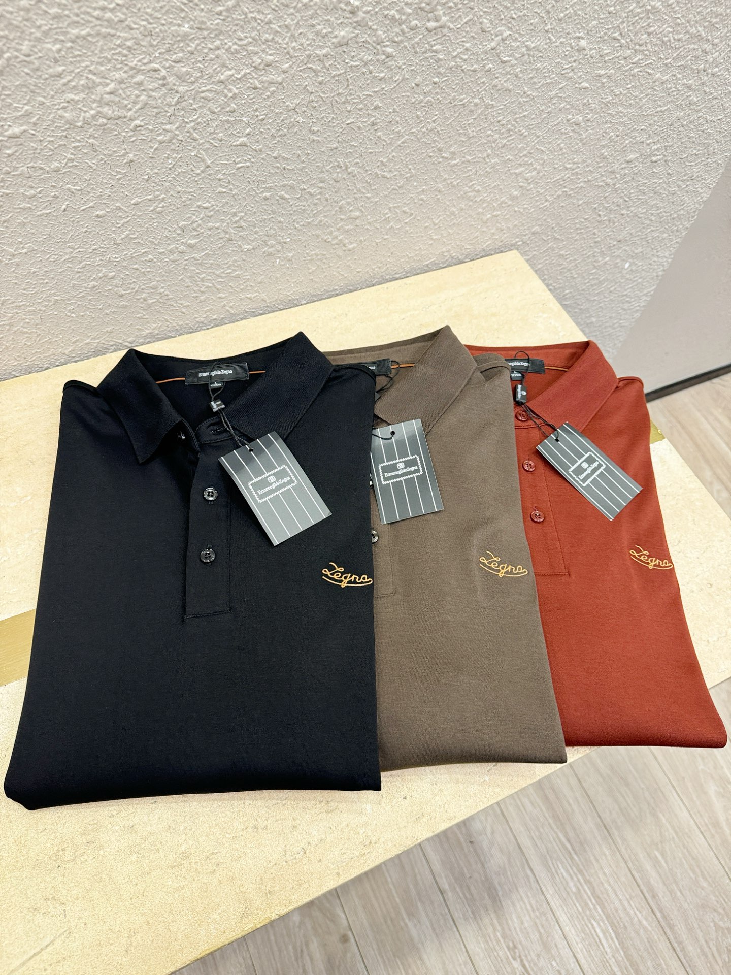 Loro Piana诺悠翩雅 新品 长袖翻领，经典Logo设计，百搭款 官网同步发售 定制面料，柔软细腻