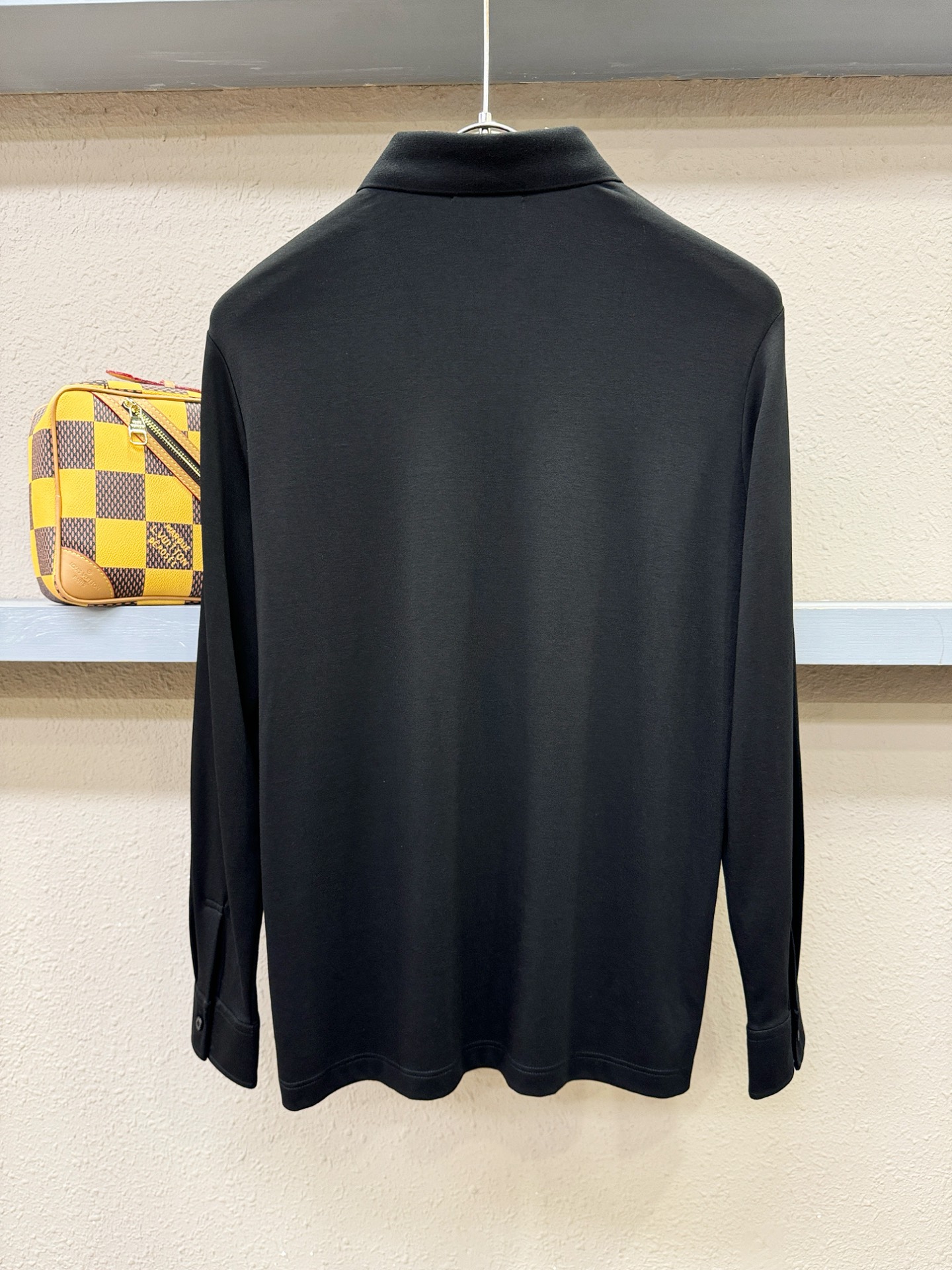 Loro Piana诺悠翩雅 新品 长袖翻领，经典Logo设计，百搭款 官网同步发售 定制面料，柔软细腻