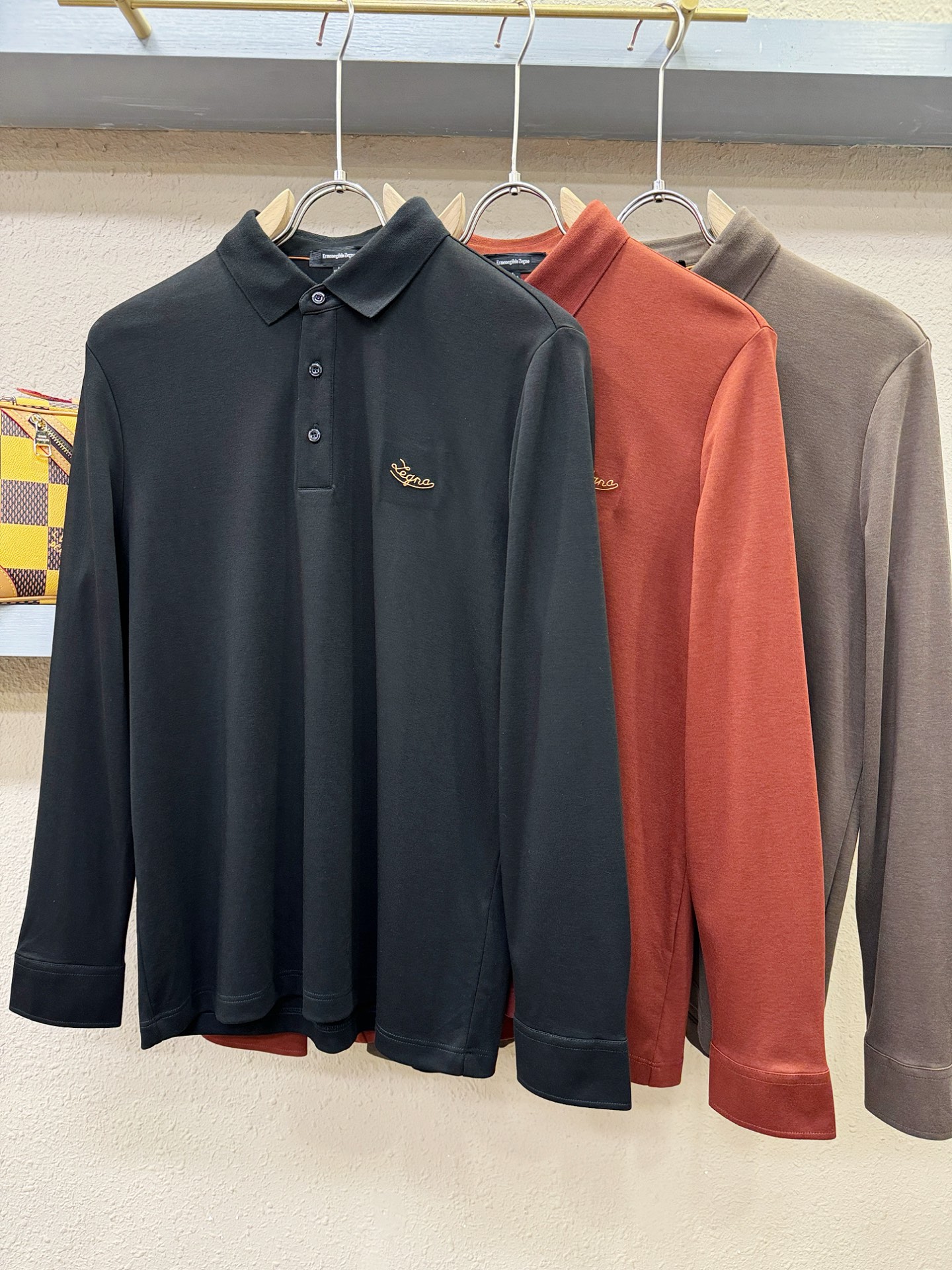 Loro Piana诺悠翩雅 新品 长袖翻领，经典Logo设计，百搭款 官网同步发售 定制面料，柔软细腻