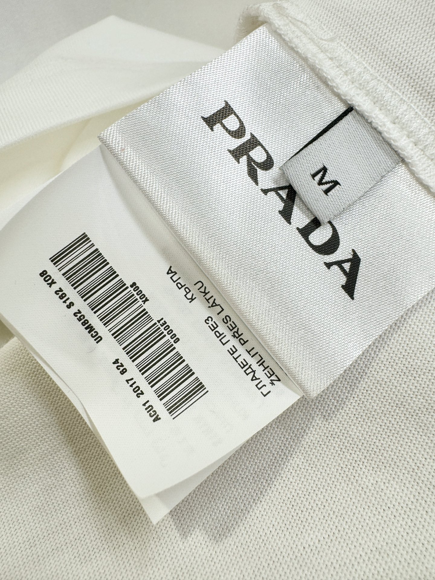 PRADA 普拉达 顶级品质 2026新品短袖！原版定制面料，手感柔软。顶级进口私货，时尚设计潮流短袖，