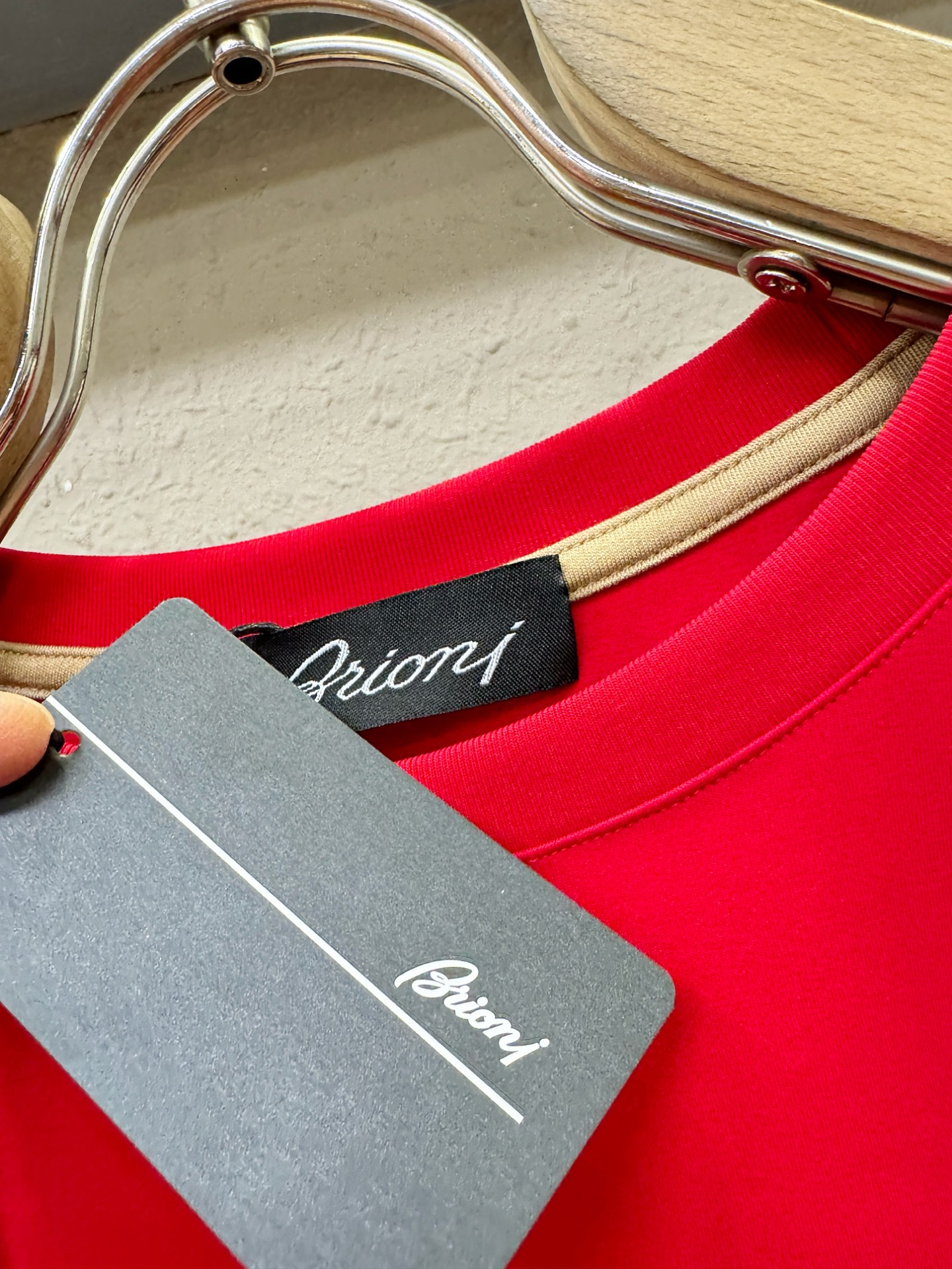 Brioni 布里奥尼 顶级品质 2026新品短袖！原版定制面料，手感柔软。顶级进口私货，时尚设计潮流短