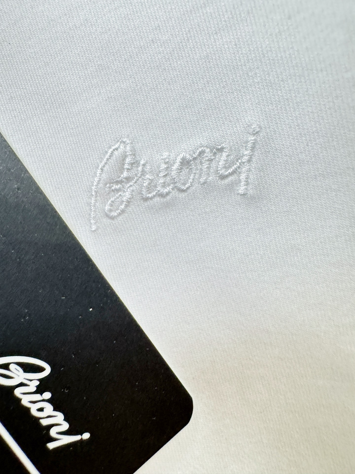 Brioni 布里奥尼 顶级品质 2026新品短袖！原版定制面料，手感柔软。顶级进口私货，时尚设计潮流短