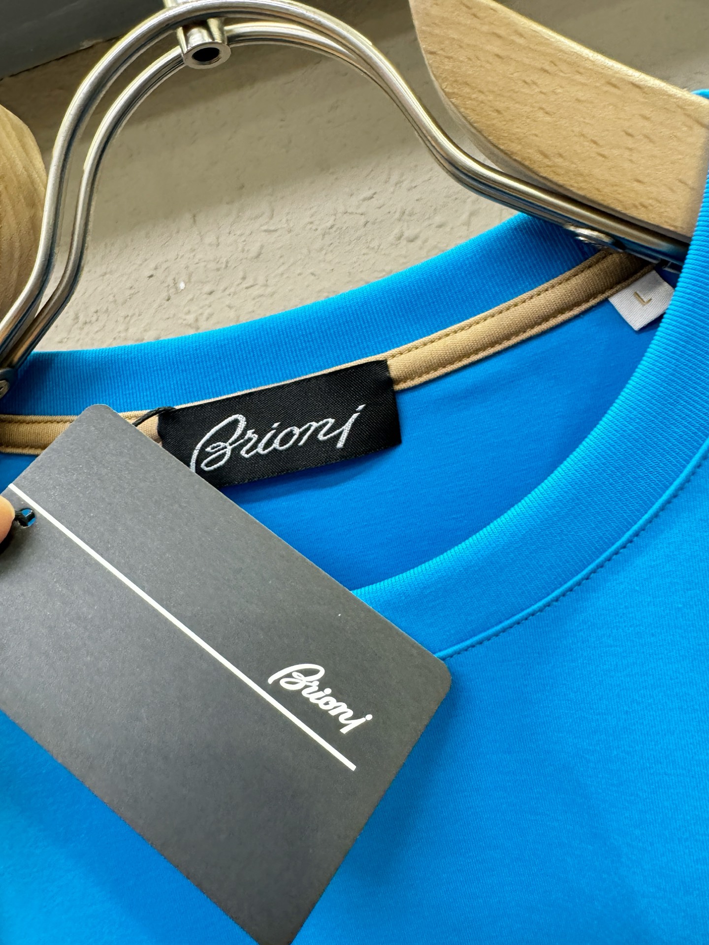 Brioni 布里奥尼 顶级品质 2026新品短袖！原版定制面料，手感柔软。顶级进口私货，时尚设计潮流短