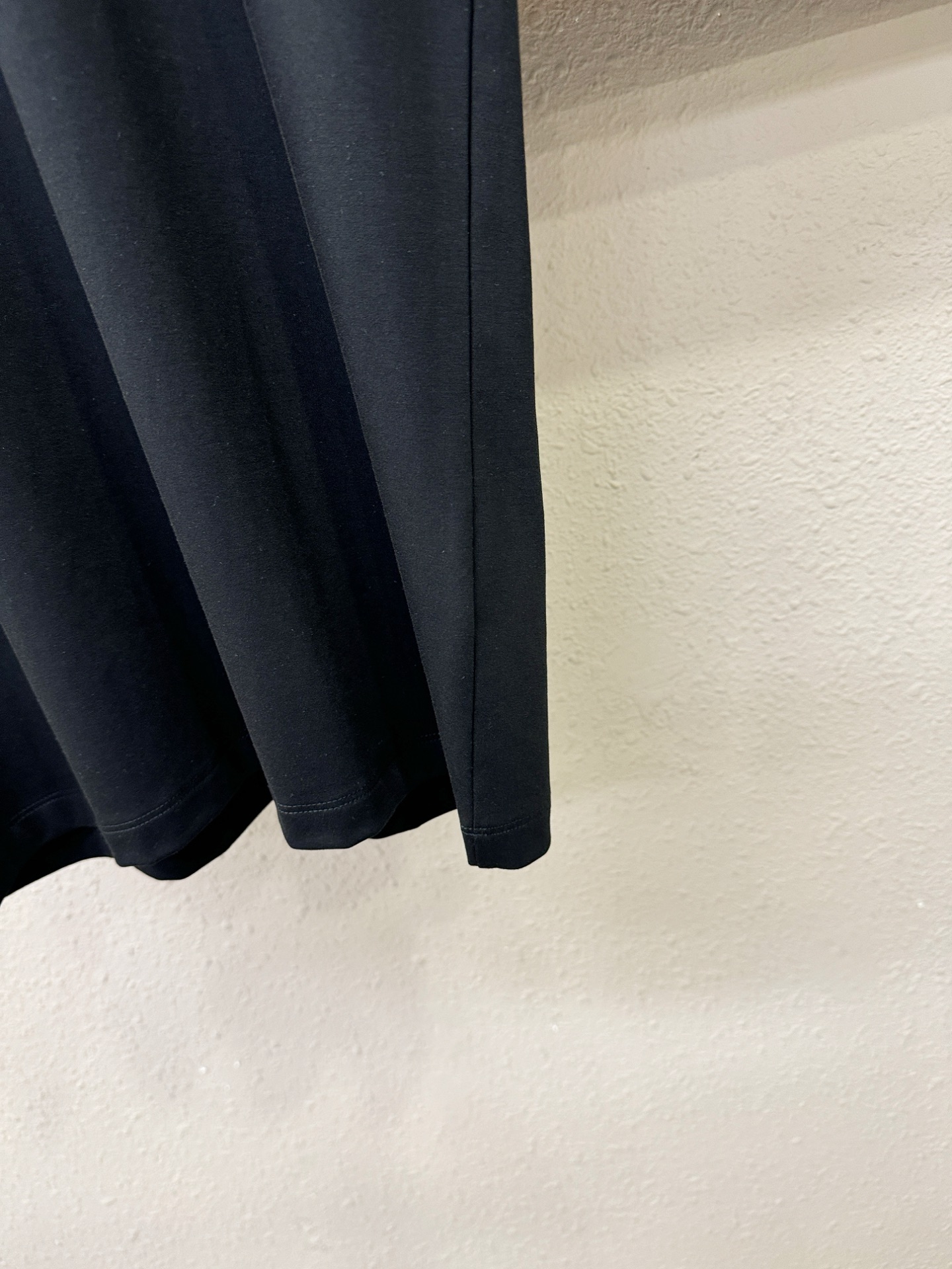 Brioni 布里奥尼 顶级品质 2026新品短袖！原版定制面料，手感柔软。顶级进口私货，时尚设计潮流短