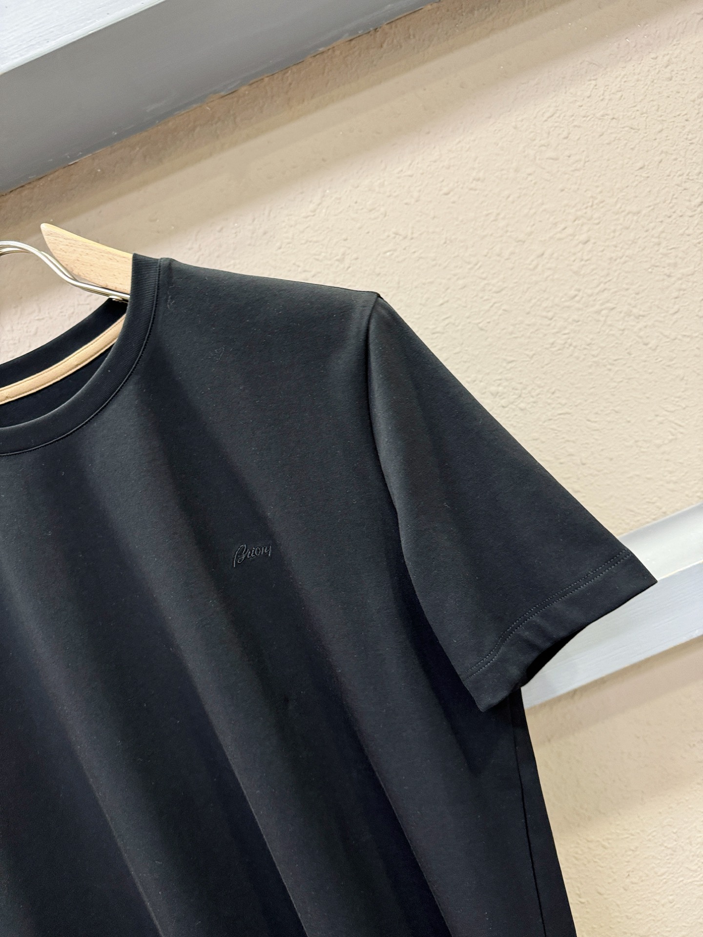 Brioni 布里奥尼 顶级品质 2026新品短袖！原版定制面料，手感柔软。顶级进口私货，时尚设计潮流短