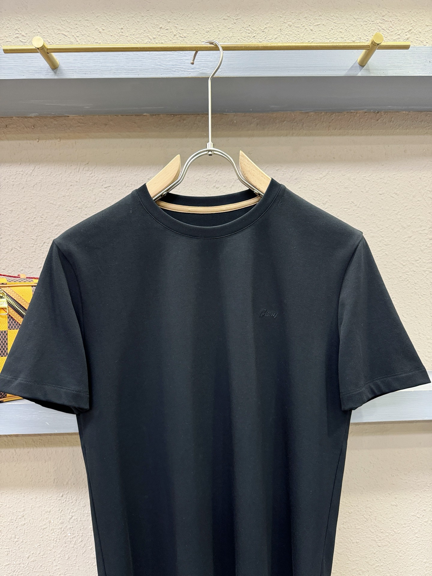Brioni 布里奥尼 顶级品质 2026新品短袖！原版定制面料，手感柔软。顶级进口私货，时尚设计潮流短