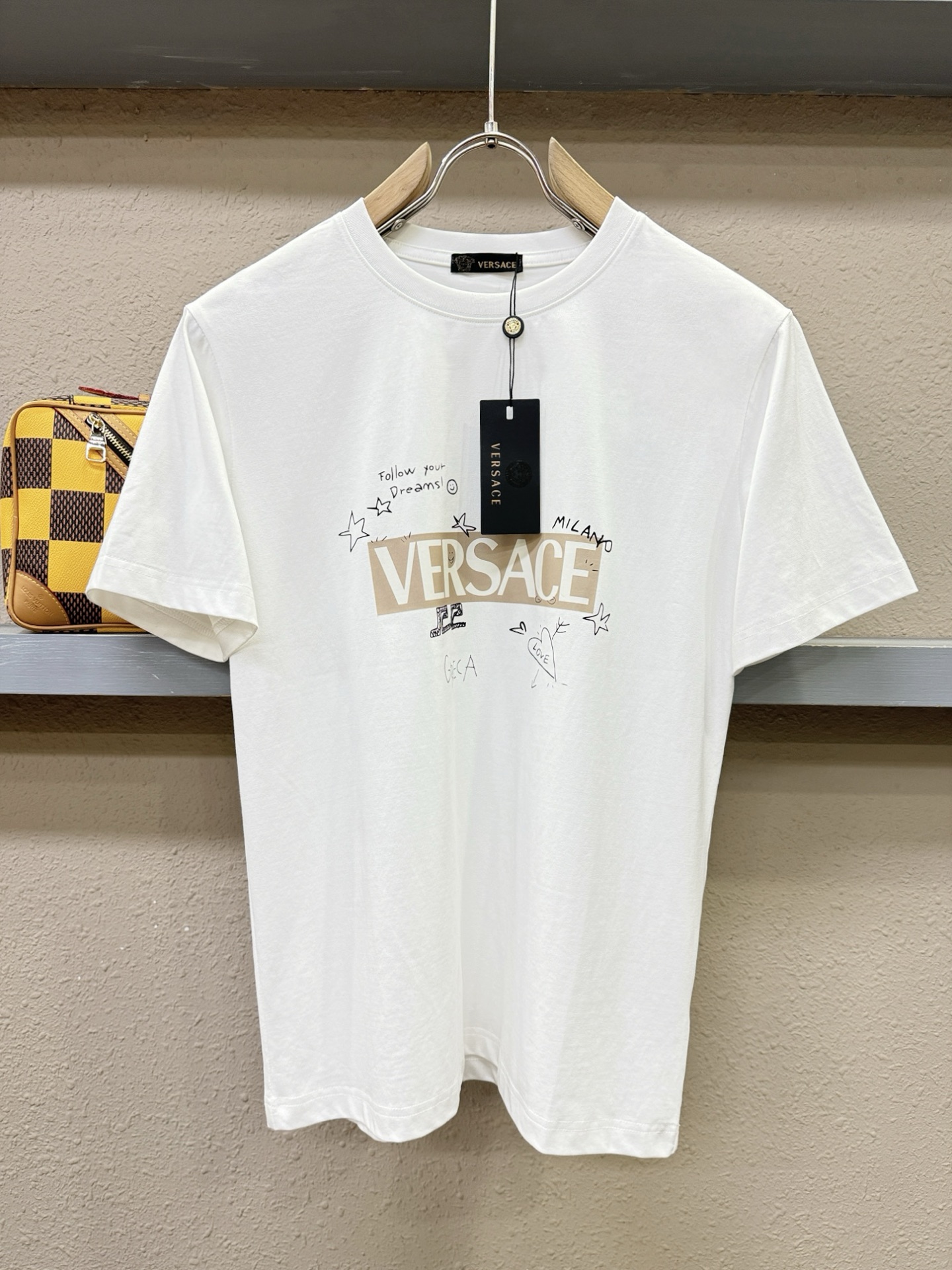 Versace 范思哲 顶级品质 2026新品短袖！原版定制面料，手感柔软。顶级进口私货，时尚设计潮流短