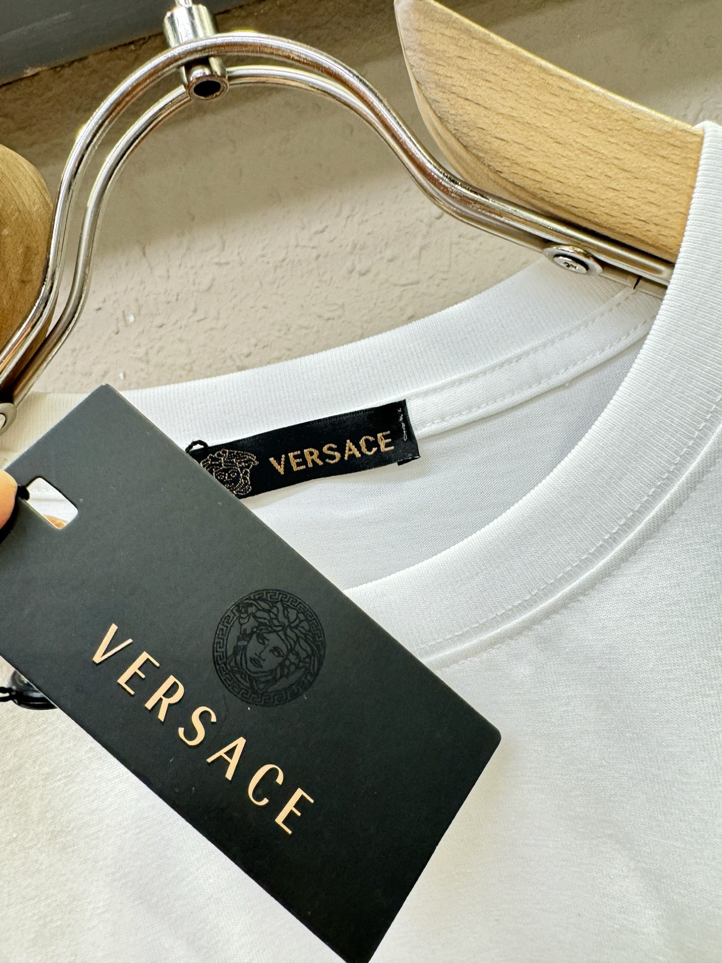 Versace 范思哲 顶级品质 2026新品短袖！原版定制面料，手感柔软。顶级进口私货，时尚设计潮流短