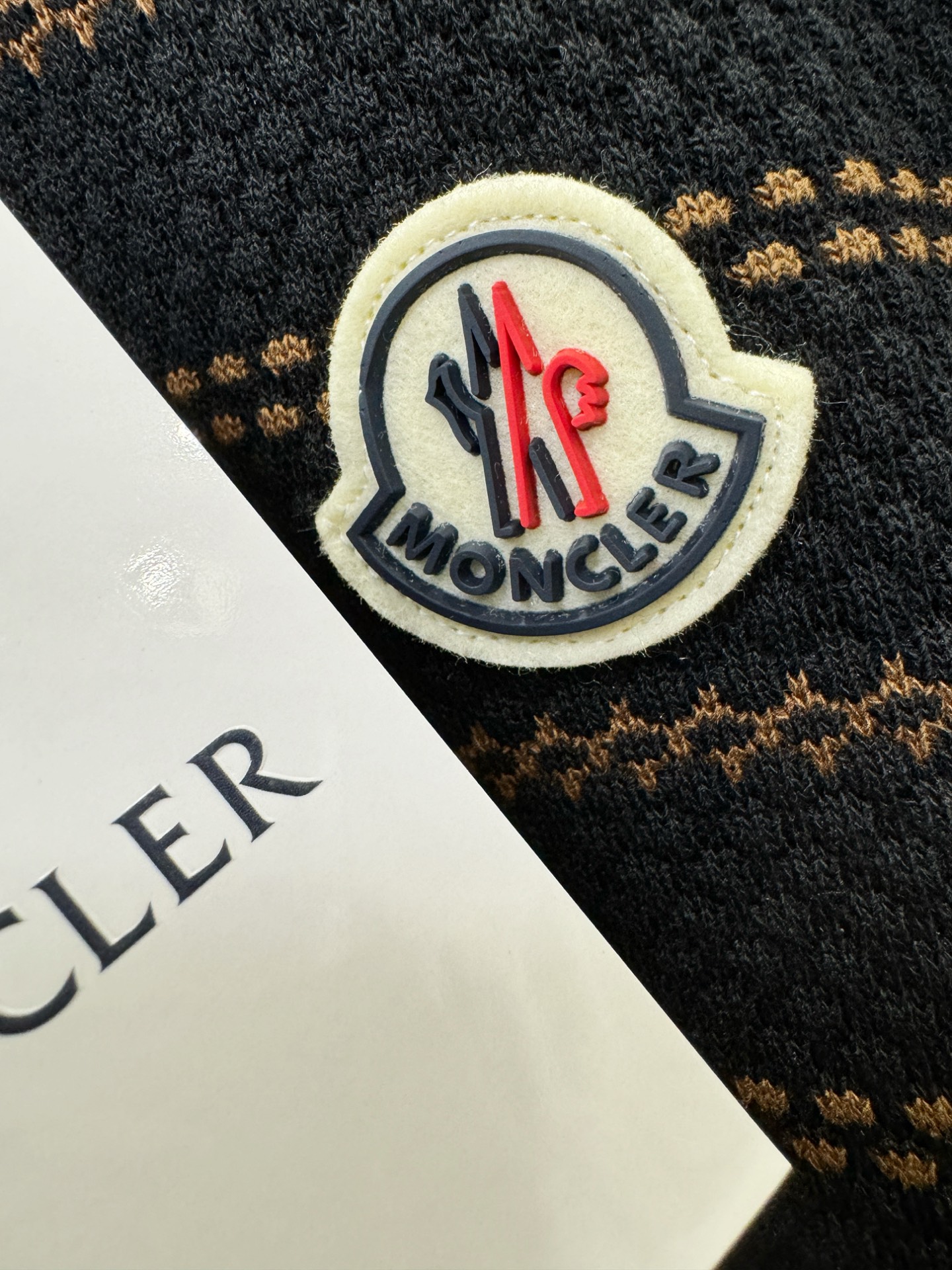 Moncler蒙口2026春夏新品针织短袖，进口针织面料，手感柔软。顶级进口私货，时尚设计潮流短袖针织衫