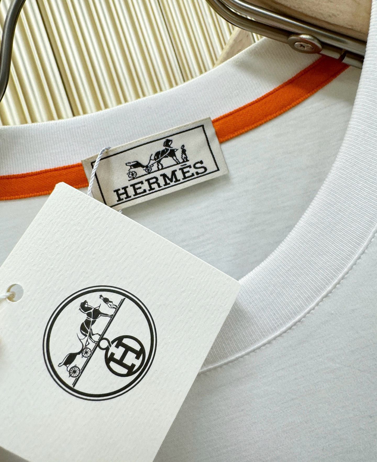 Hermès爱马仕  2026春夏新品天丝短袖，重工刺绣🪡天丝面料，手感柔软。顶级进口私货，时尚设计潮流